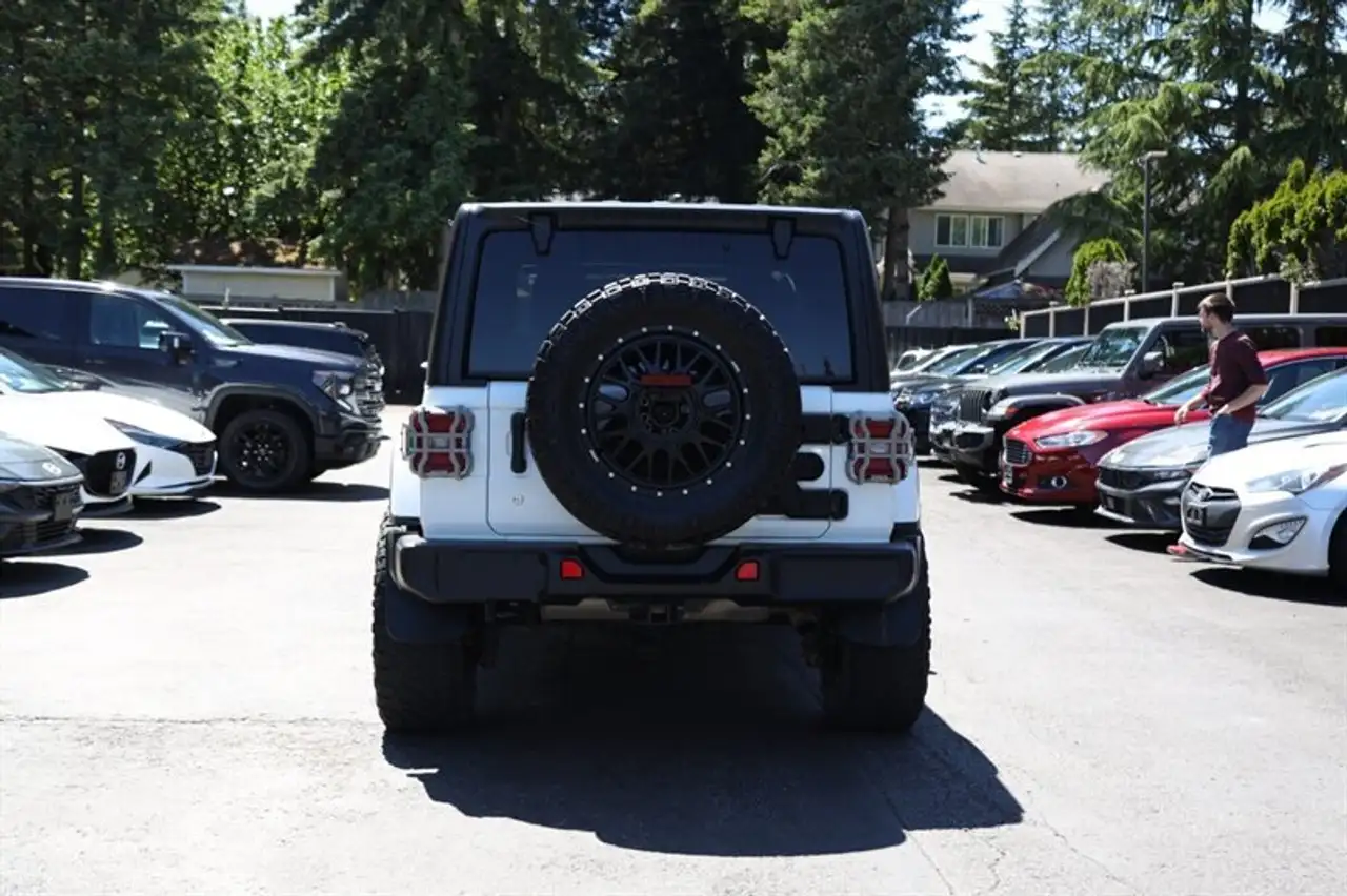 Jeep Wrangler photo Jeep Wrangler