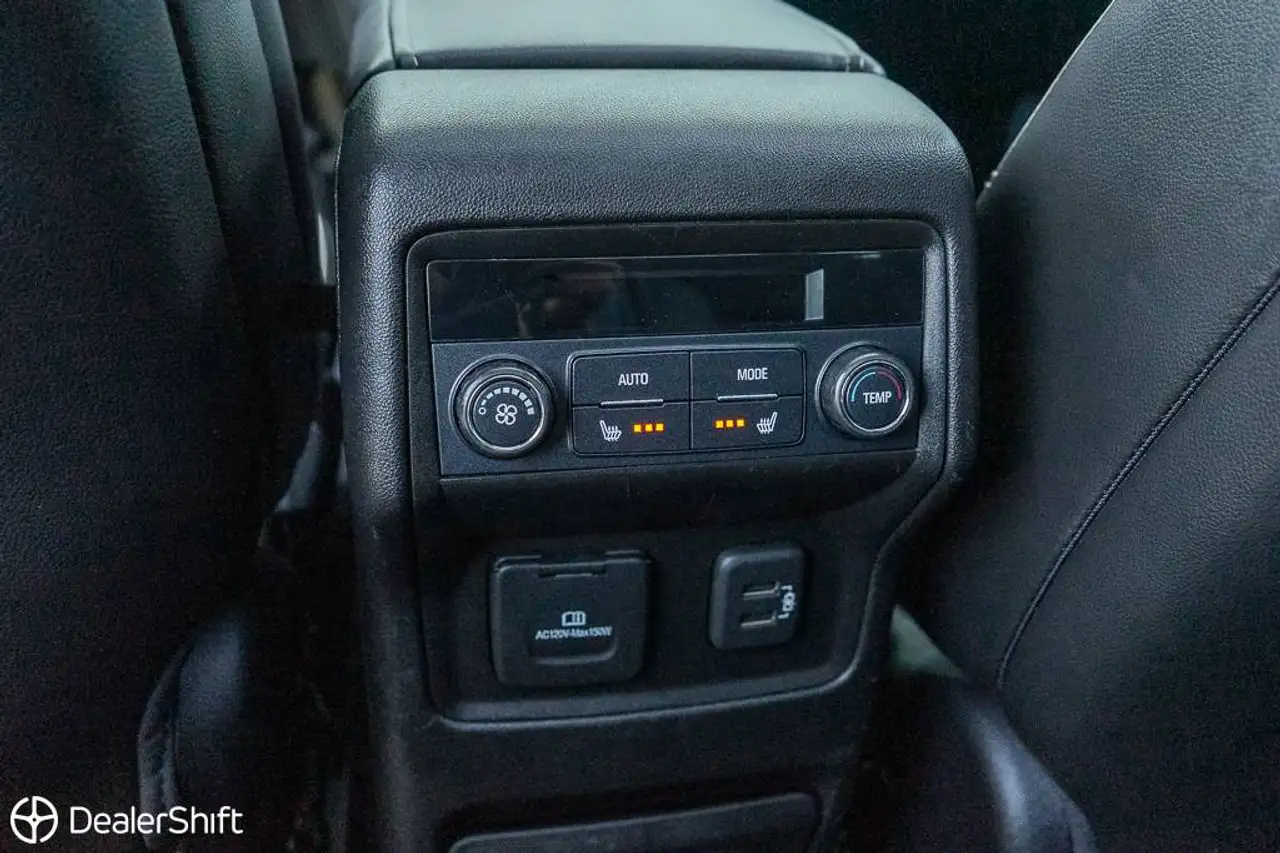 GMC Acadia снимка GMC Acadia