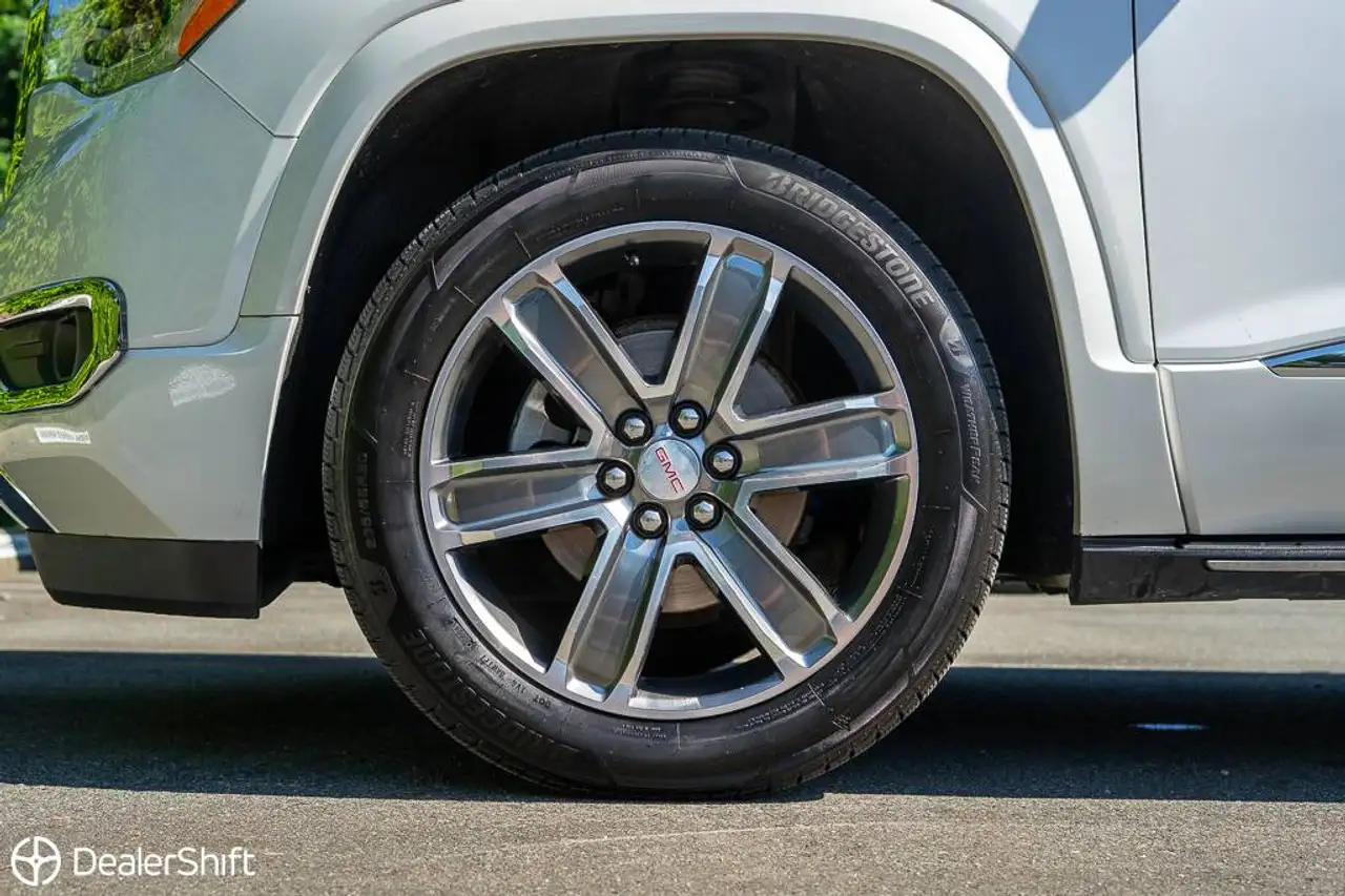 GMC Acadia снимка GMC Acadia