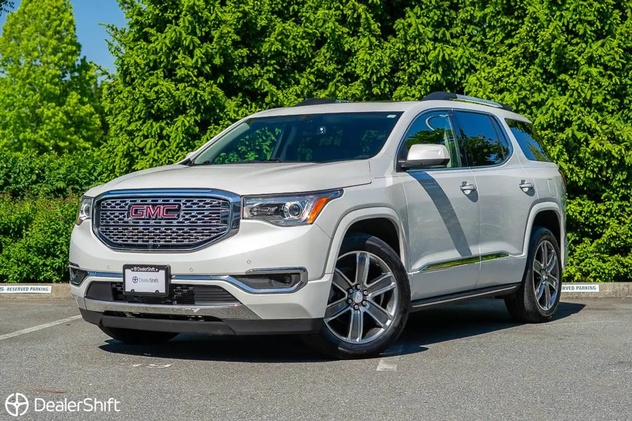 GMC Acadia снимка GMC Acadia