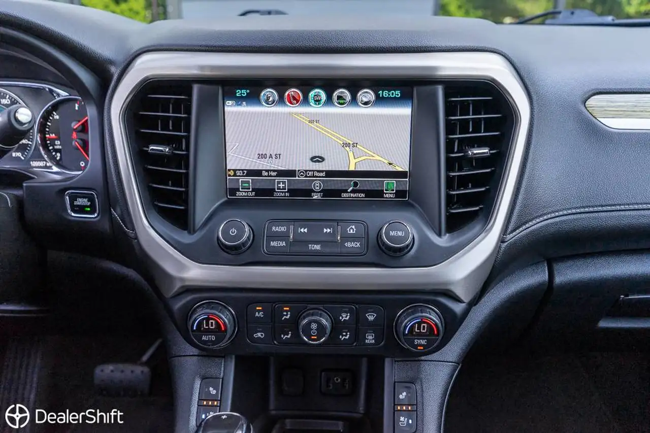 GMC Acadia снимка GMC Acadia