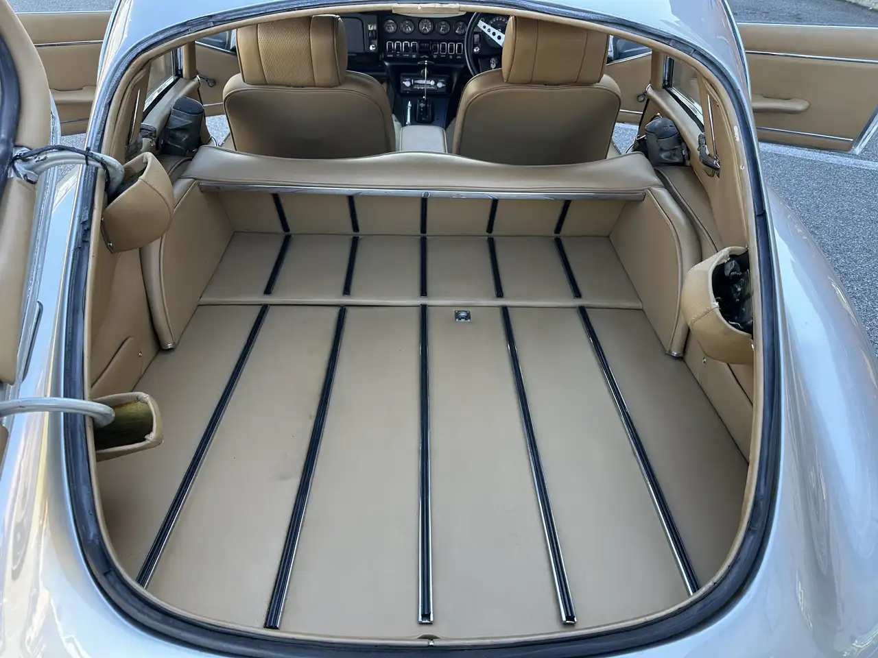 Jaguar E-Type V12, foto 11