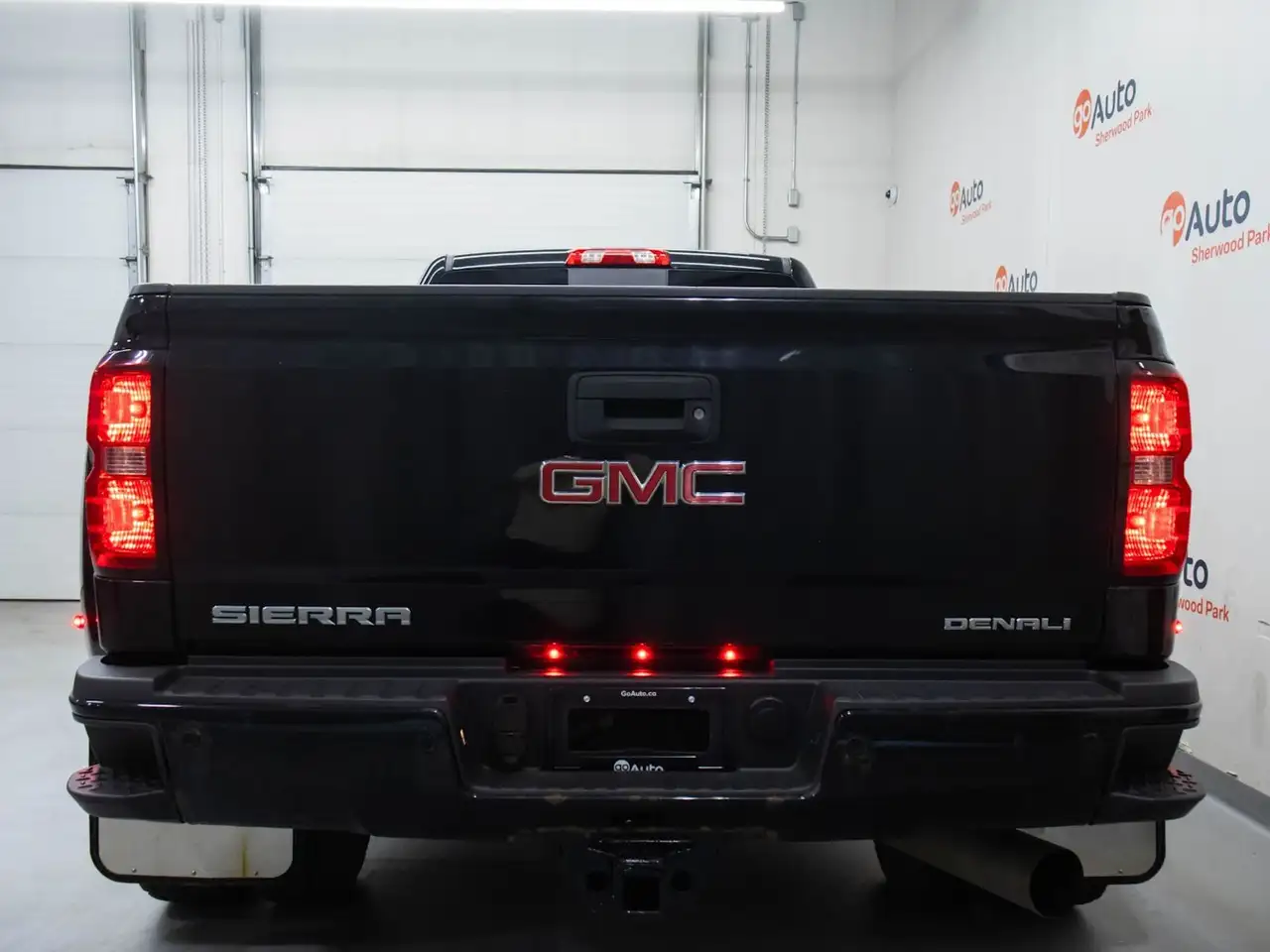 GMC Sierra 3500HD photo GMC Sierra 3500HD