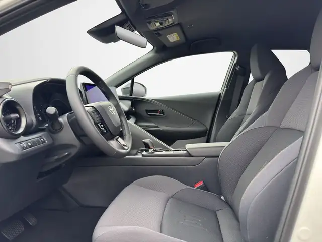 Toyota C-HR view 9