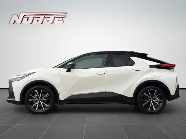 Toyota C-HR view 2