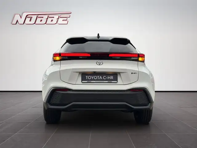 Toyota C-HR view 4