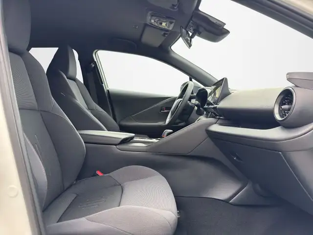 Toyota C-HR view 15