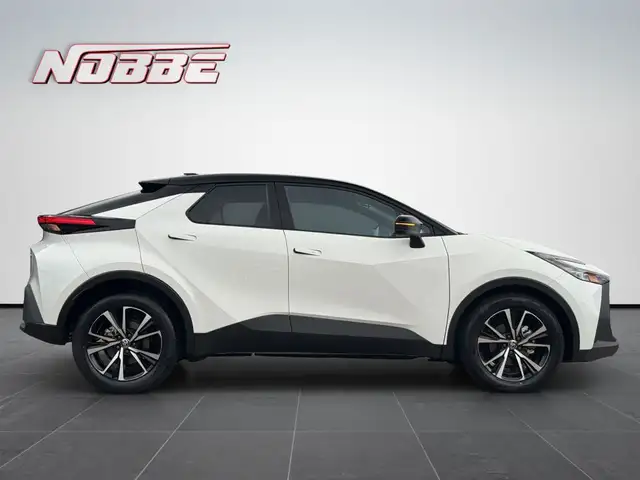 Toyota C-HR view 6