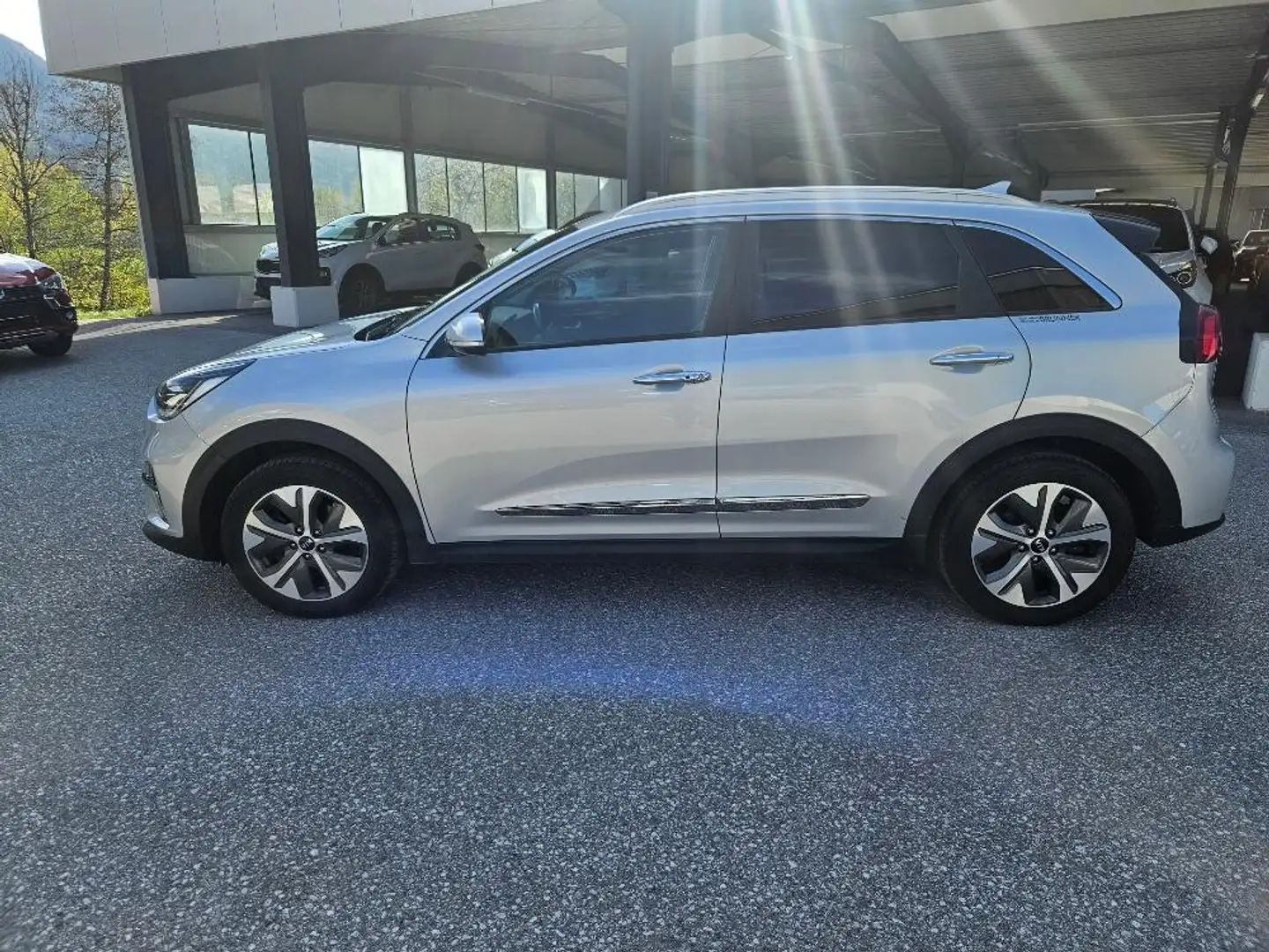 Kia e-Niro Niro EV 64kWh long Range Gold Aut. Silber - 2