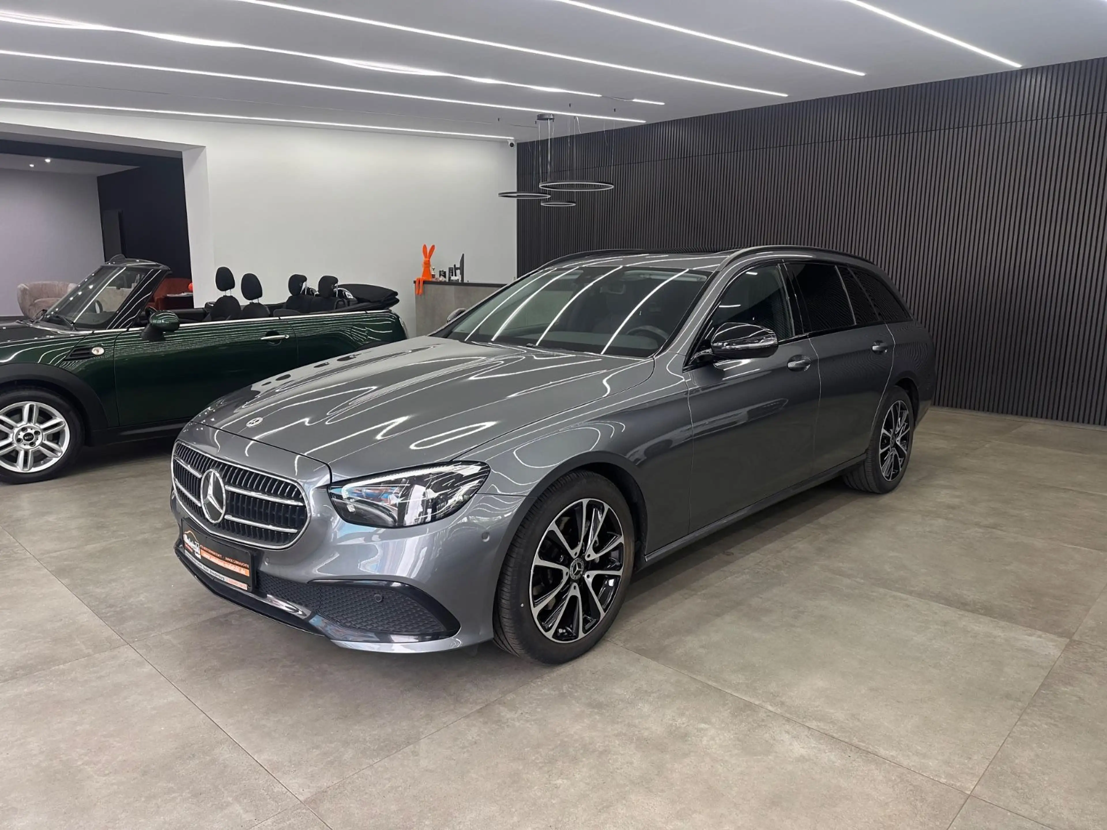 Mercedes-Benz E 200 4Matic*Totwinkel*AHK*Ambiente*NightPaket* — photo 3