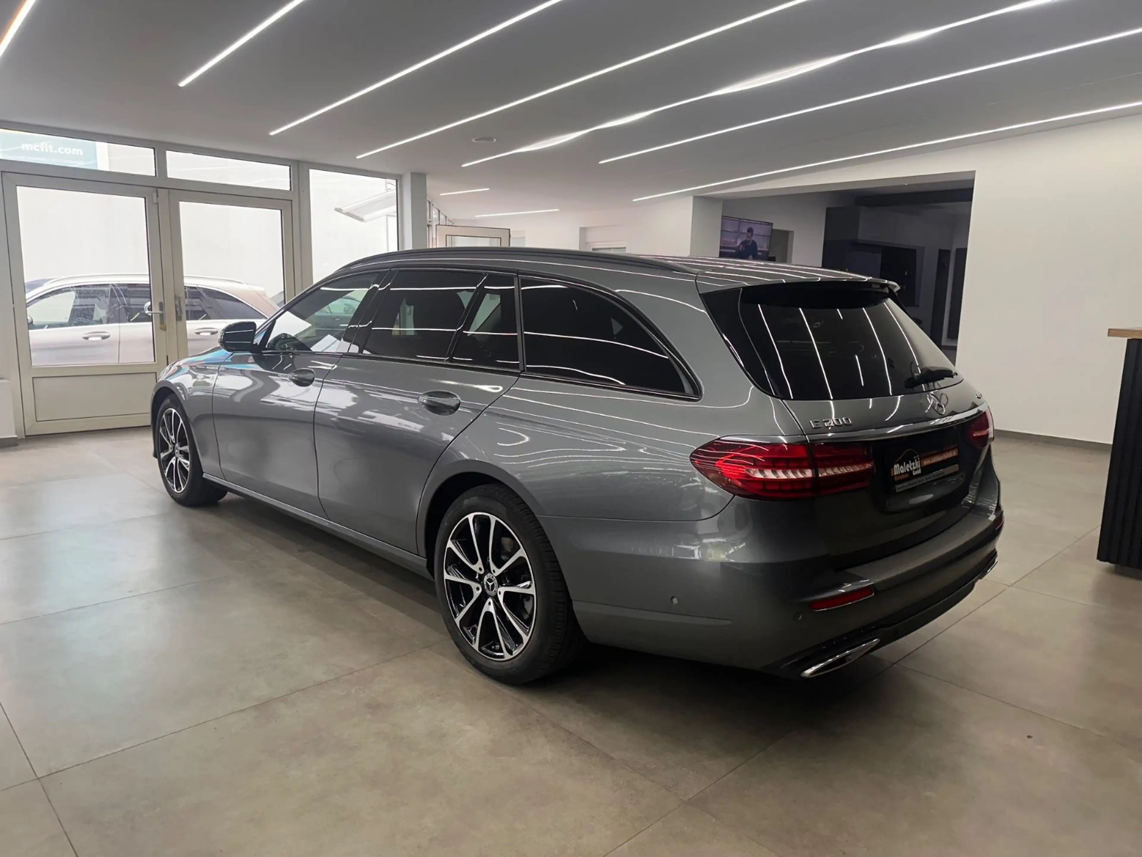 Mercedes-Benz E 200 4Matic*Totwinkel*AHK*Ambiente*NightPaket* — photo 4