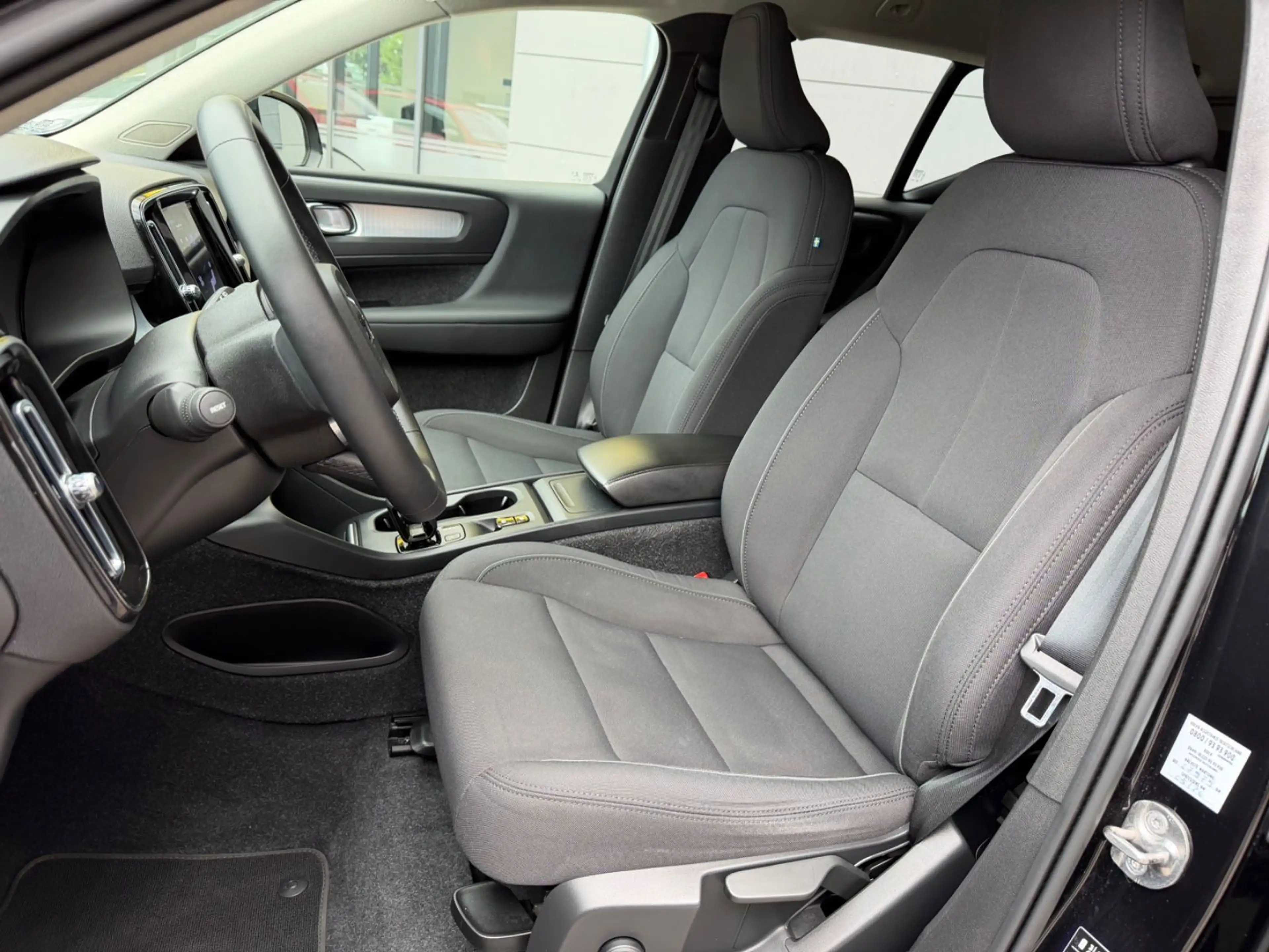 Volvo XC40 Momentum/KAMERA/LED/SHZ/AUTOMATIK/AHK — photo 13