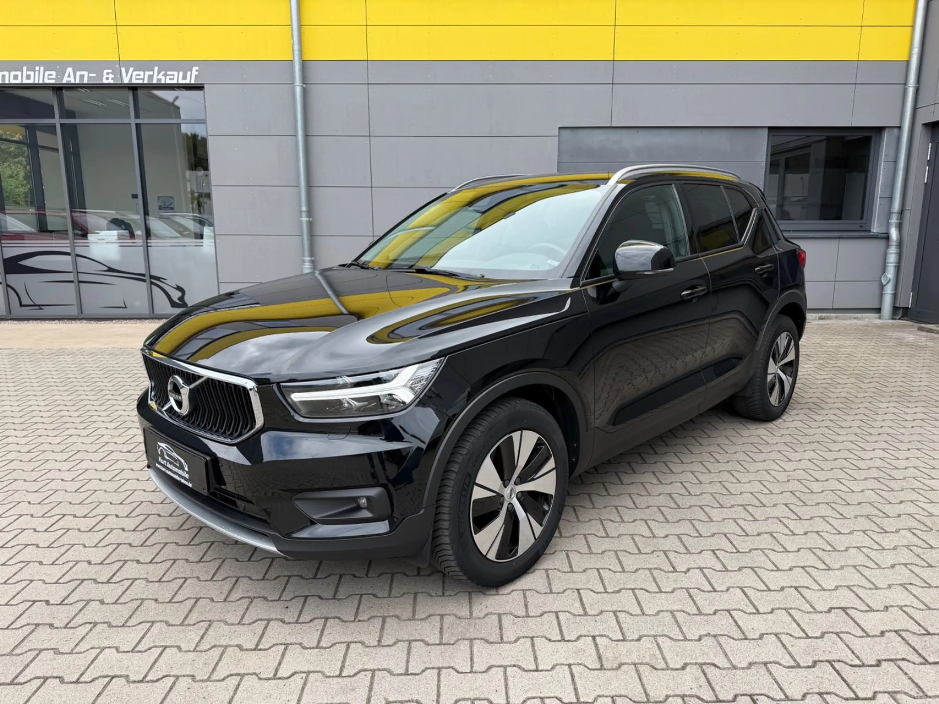 Volvo XC40 Momentum/KAMERA/LED/SHZ/AUTOMATIK/AHK — photo 2