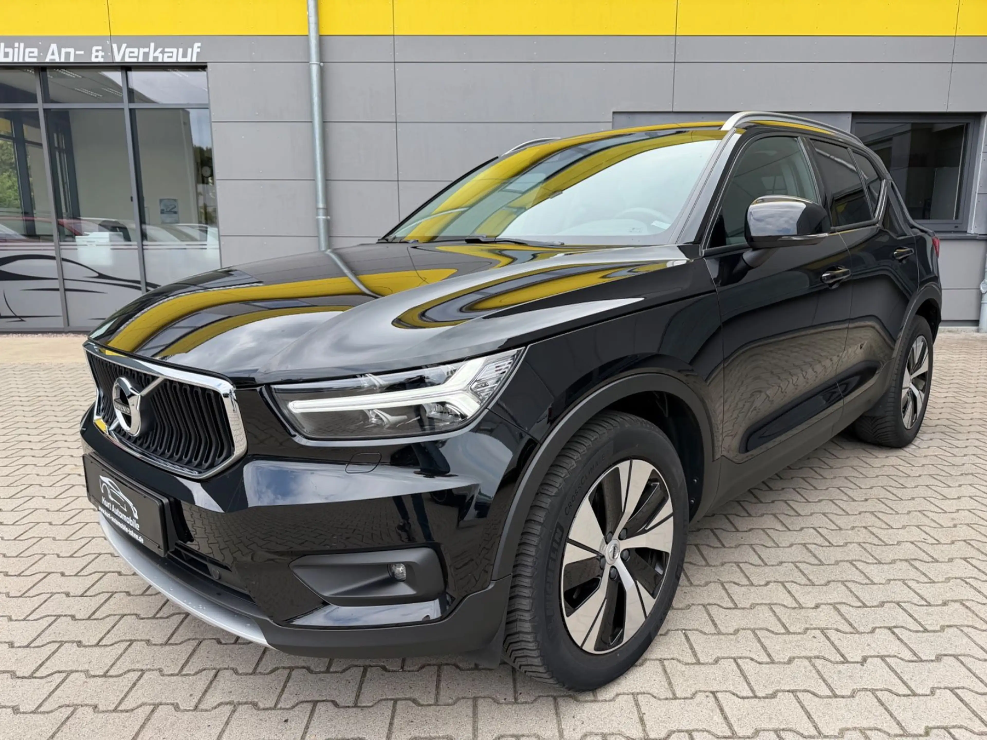 Volvo XC40 Momentum/KAMERA/LED/SHZ/AUTOMATIK/AHK — photo 3