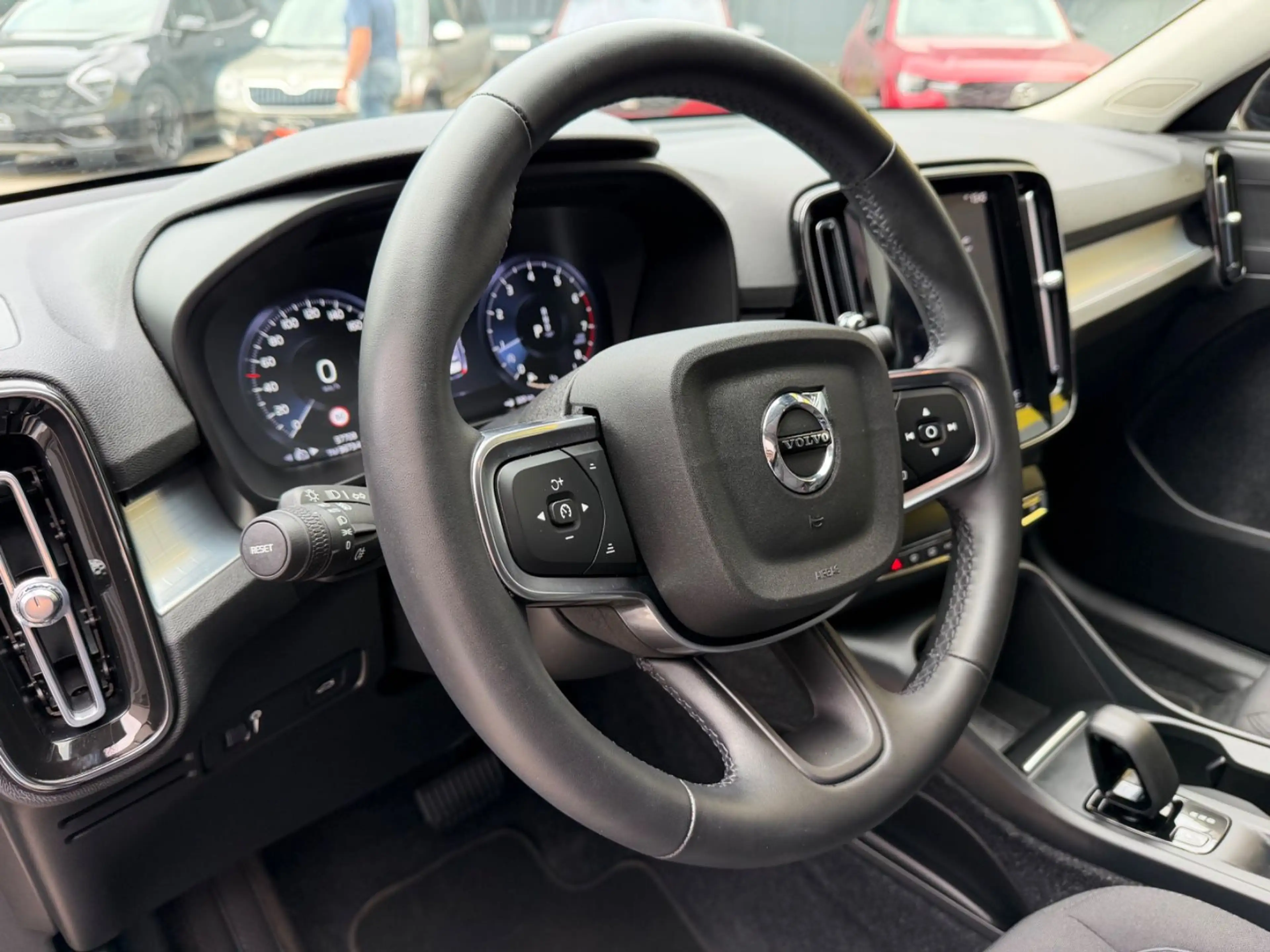 Volvo XC40 Momentum/KAMERA/LED/SHZ/AUTOMATIK/AHK — photo 15
