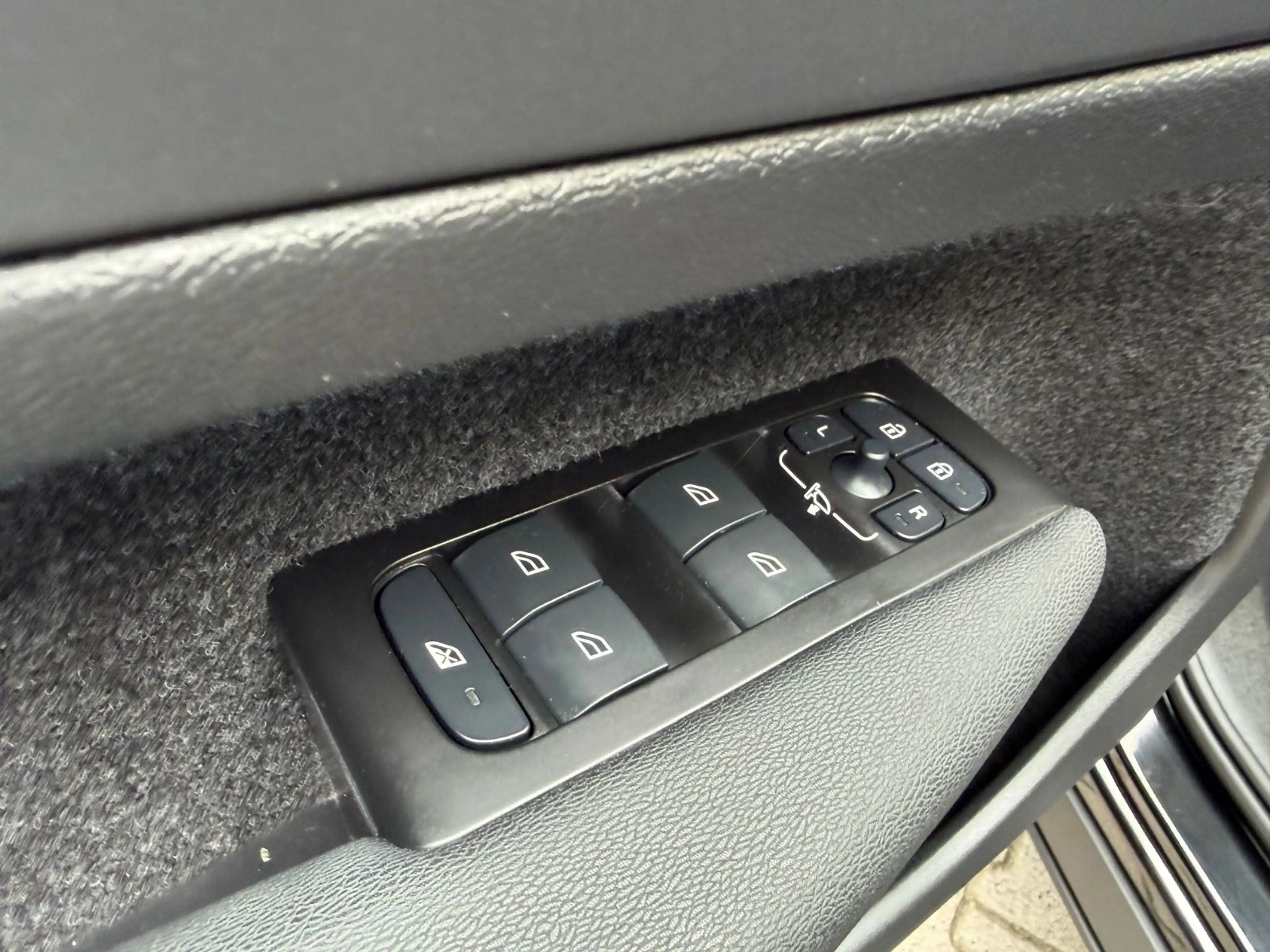 Volvo XC40 Momentum/KAMERA/LED/SHZ/AUTOMATIK/AHK — photo 11
