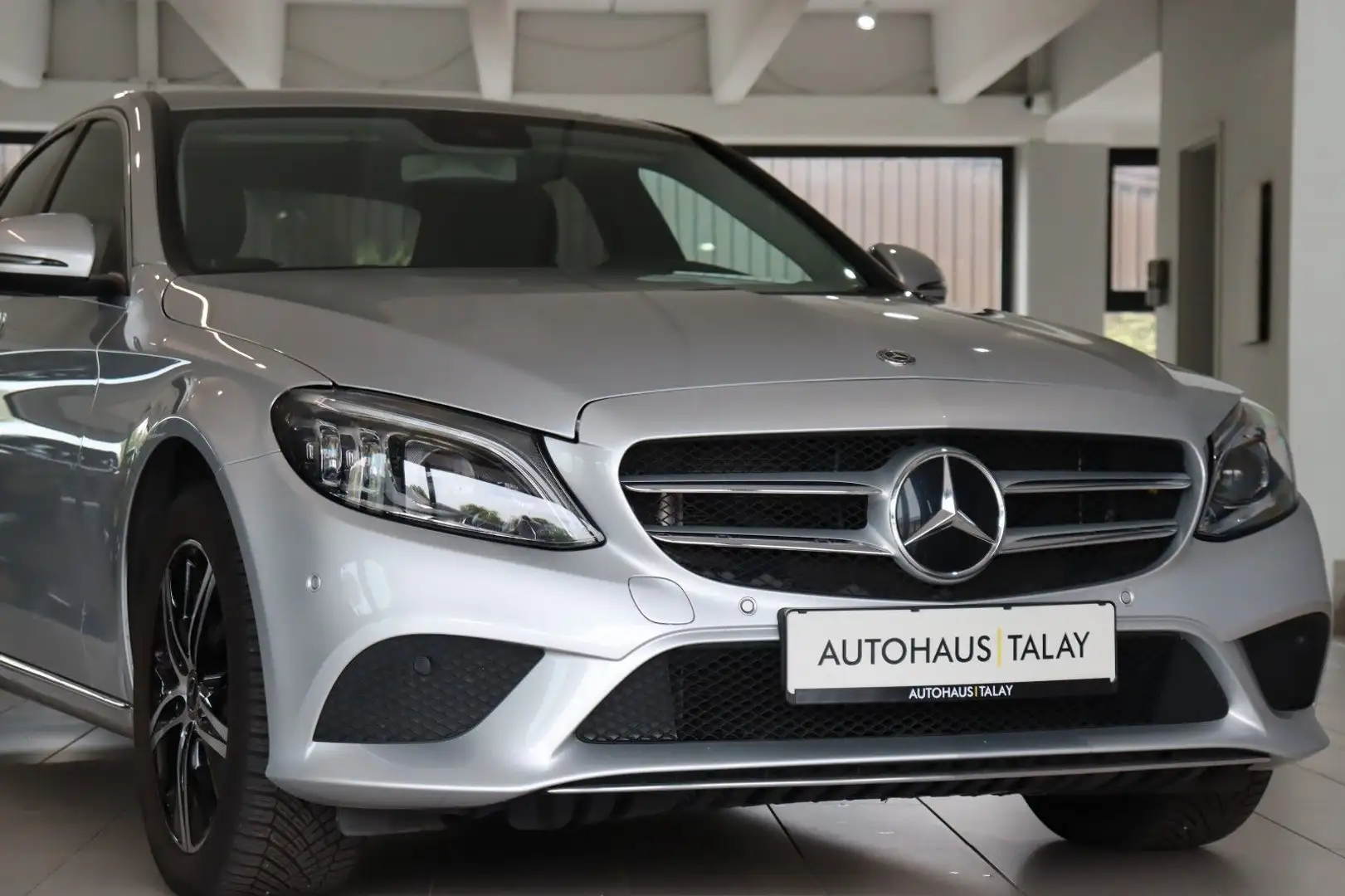 Mercedes-Benz C 220 d 4 Matic/ACC/Standhzg./KAM/Keyl./Avantg Silver - 2
