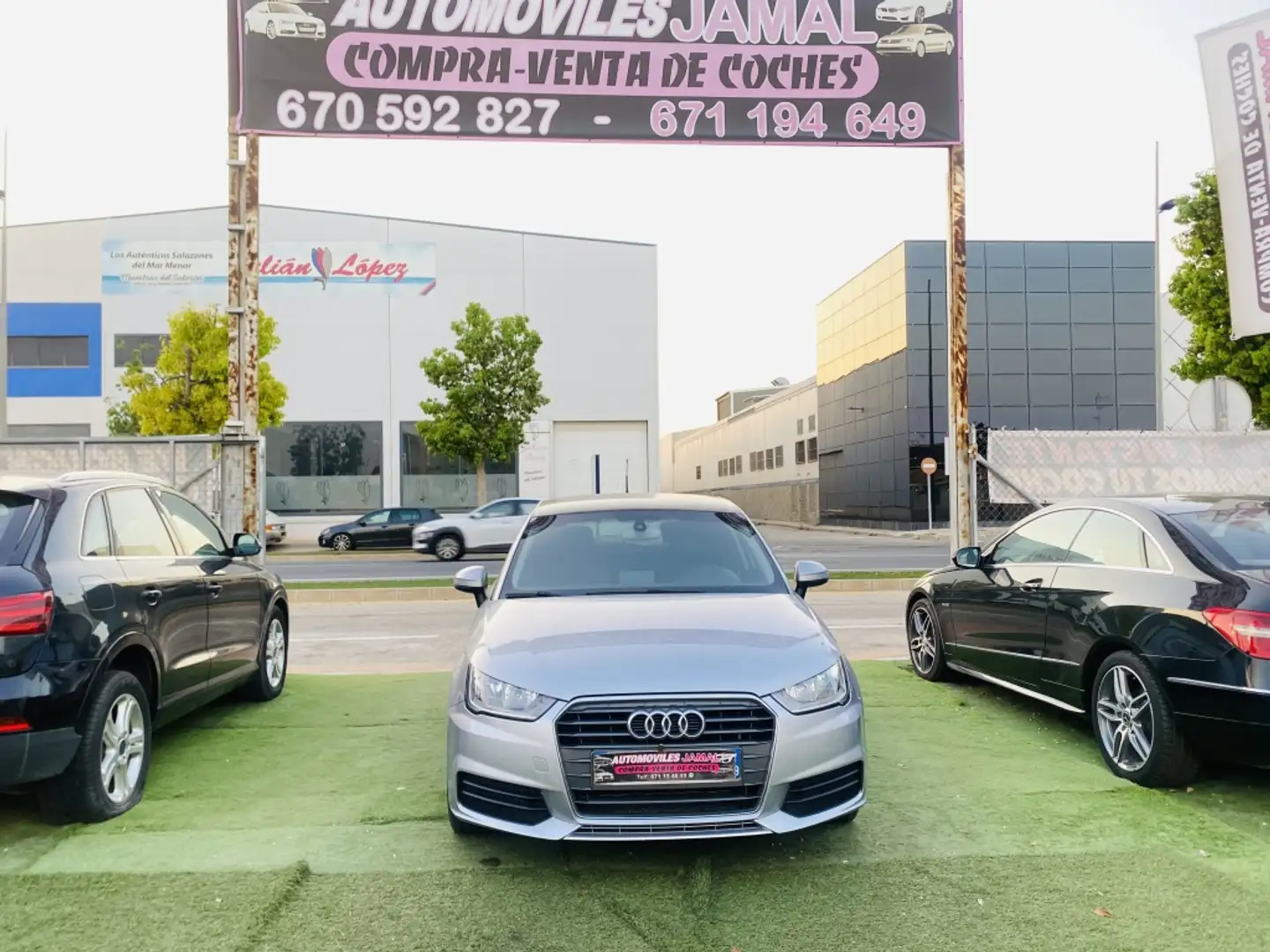 Audi A1 Sportback 1.4TDI ultra Design Gris - 2
