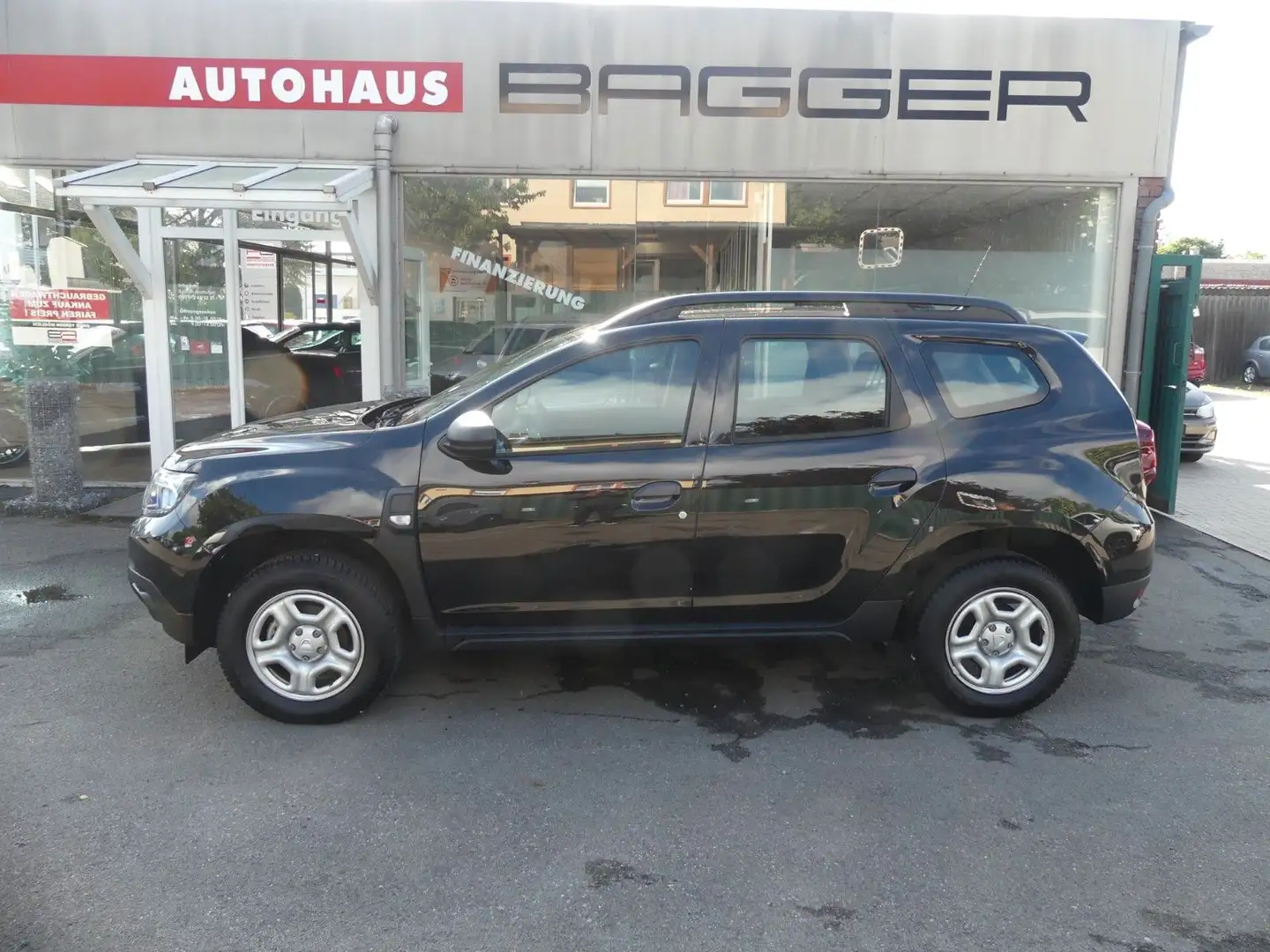 Dacia Duster TCe 90 2WD Essential Schwarz - 1
