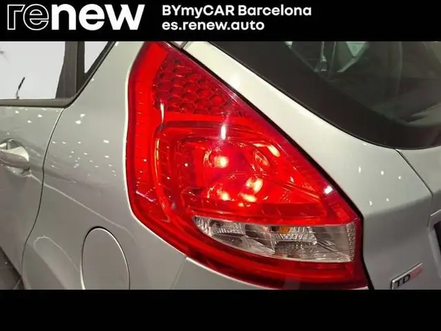 Ford Fiesta view 9