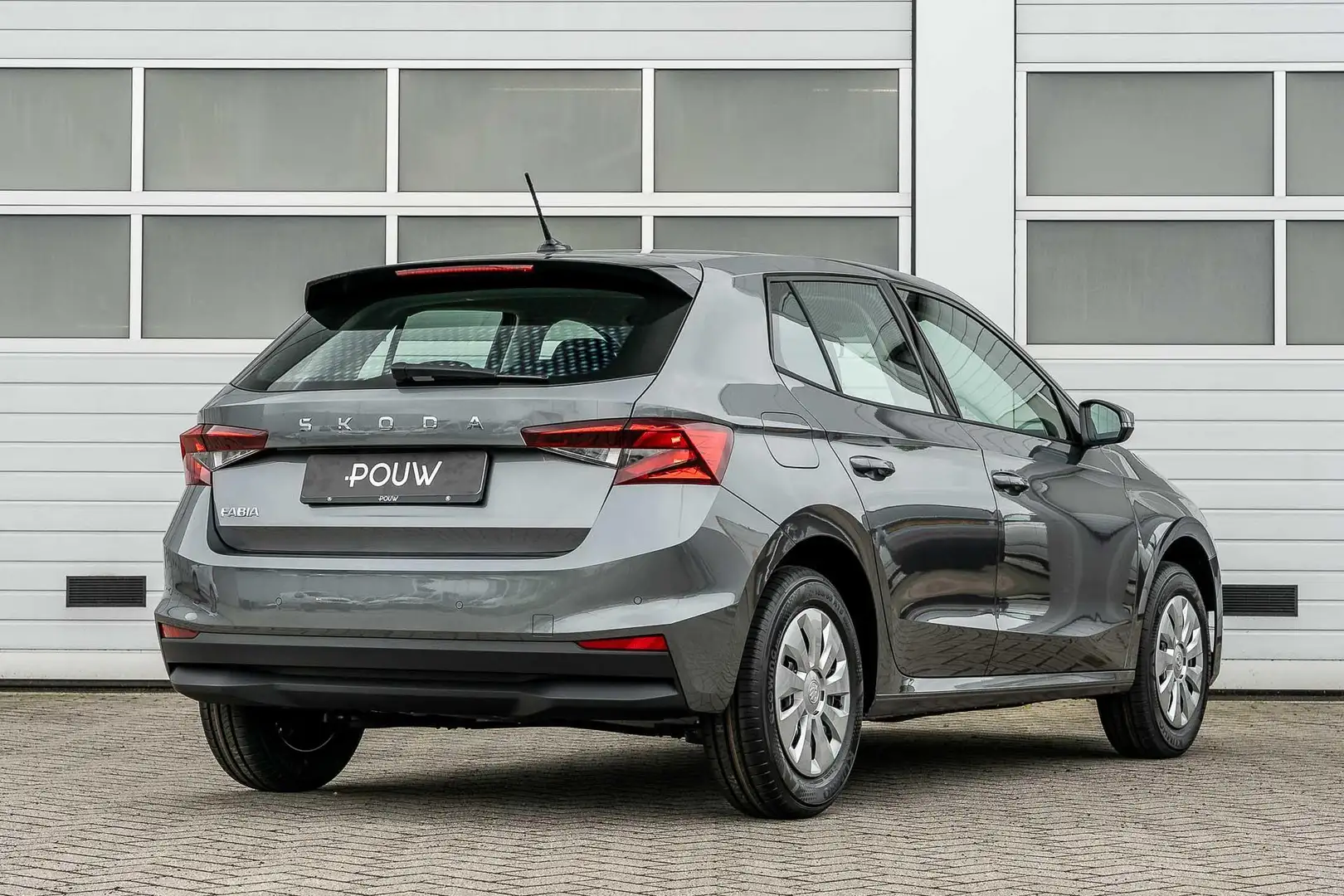 Skoda Fabia 1.0 TSI 95pk Essence | Parkeersensoren | Apple Car Grijs - 2