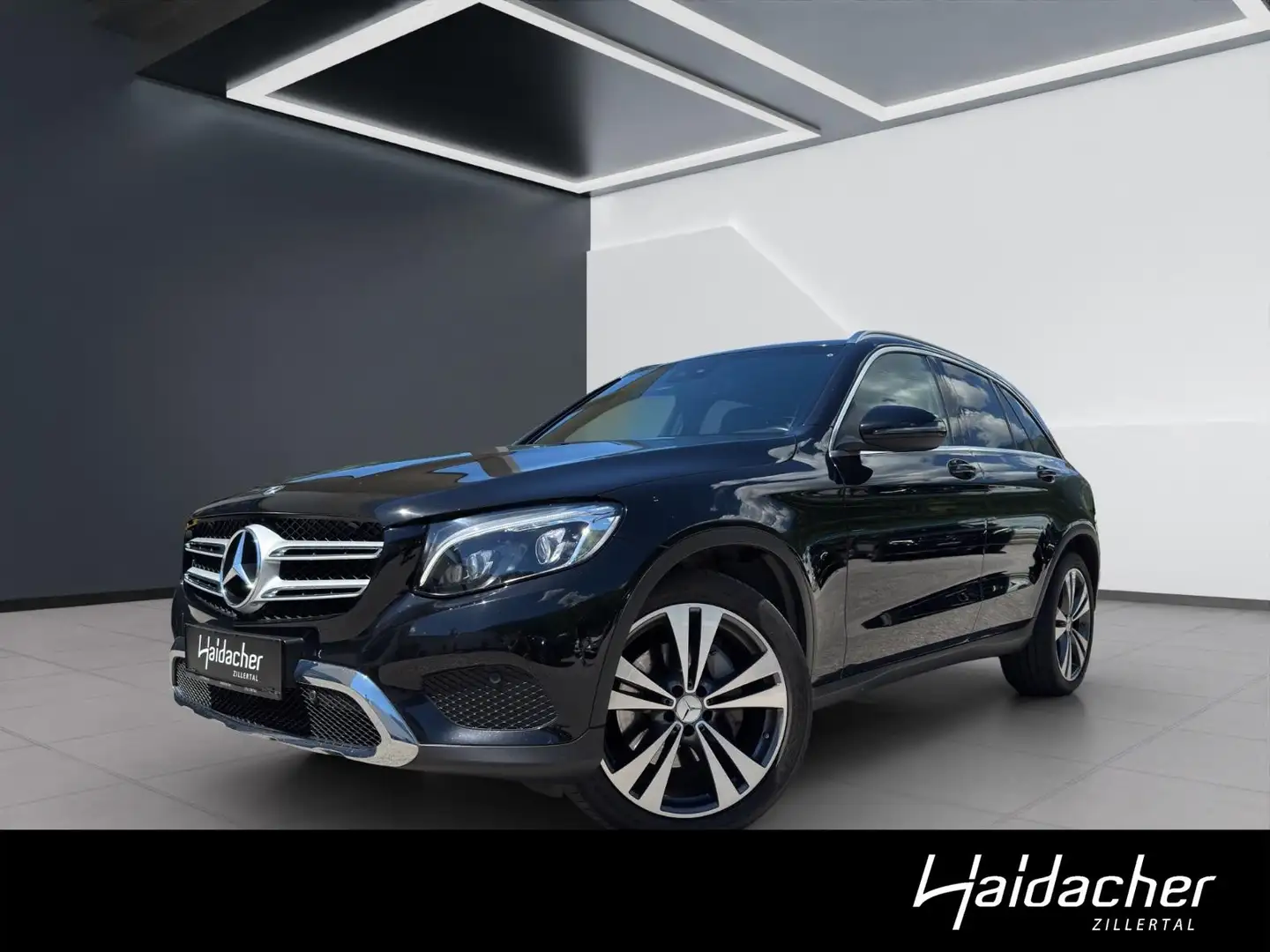 Mercedes-Benz GLC 220 d 4MATIC PTS Shz Ambi LED eHeck Pano AMG Schwarz - 1