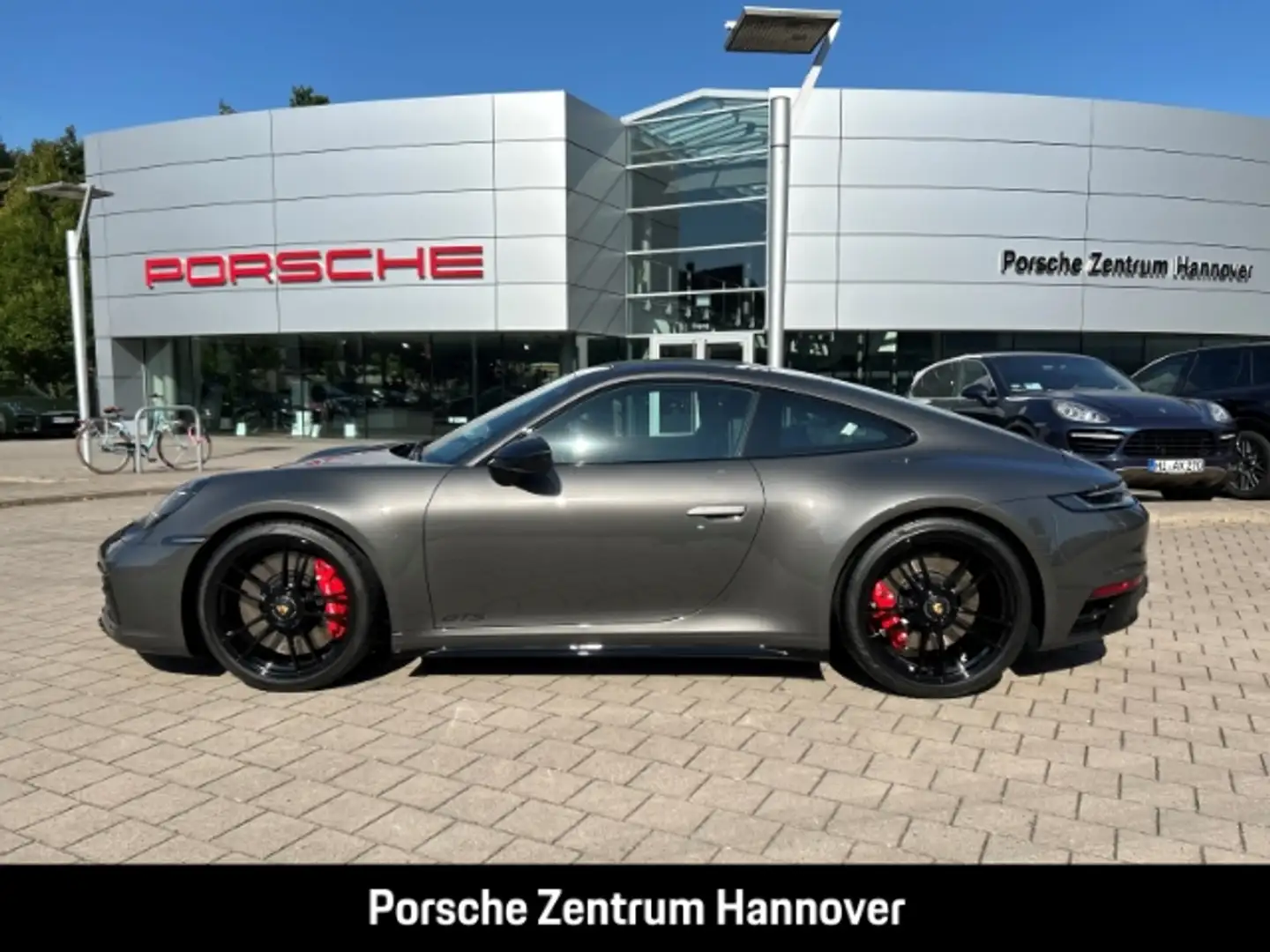Porsche 992 (911) Carrera 4 GTS Gris - 2