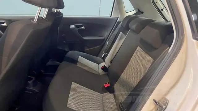 Volkswagen Polo view 10