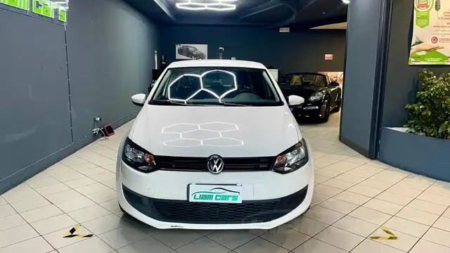 Volkswagen Polo view 2