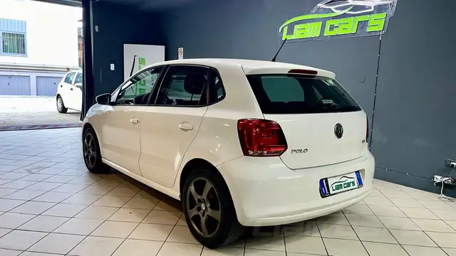 Volkswagen Polo view 4