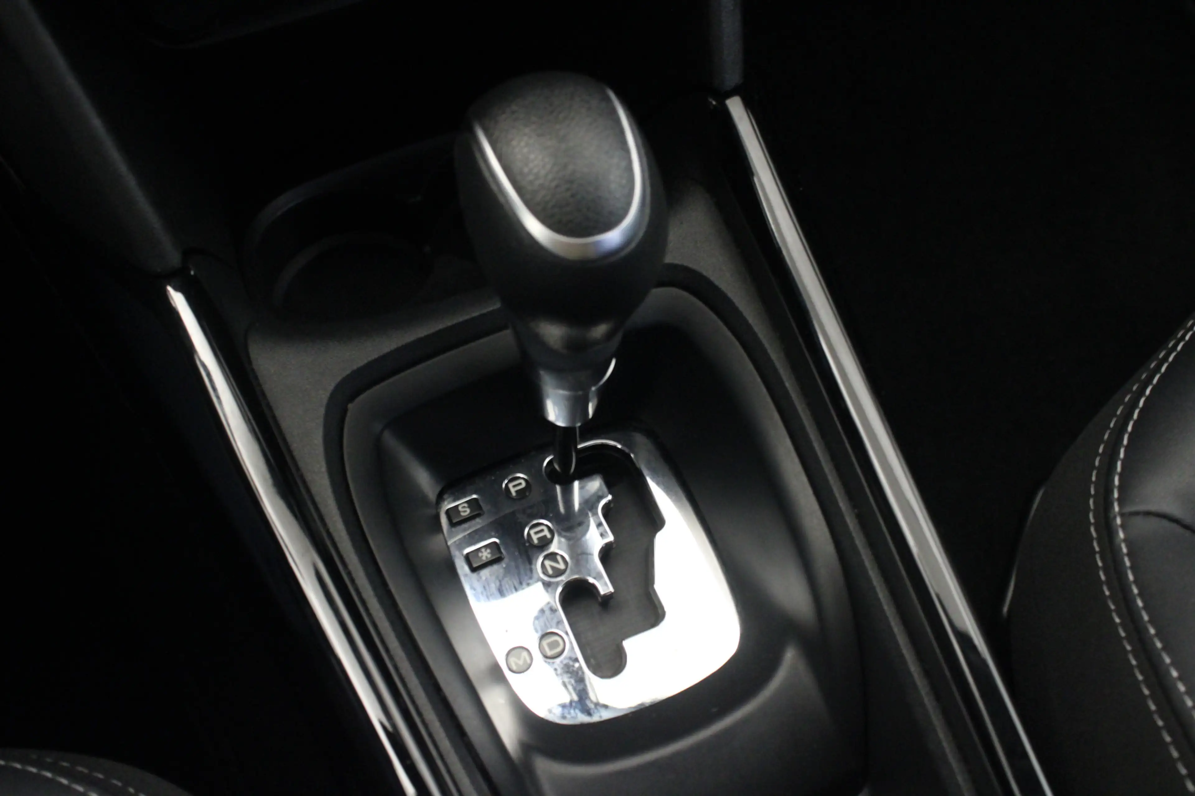 Peugeot 2008 1.2 PureTech Allure |Navi|Camera| — photo 13