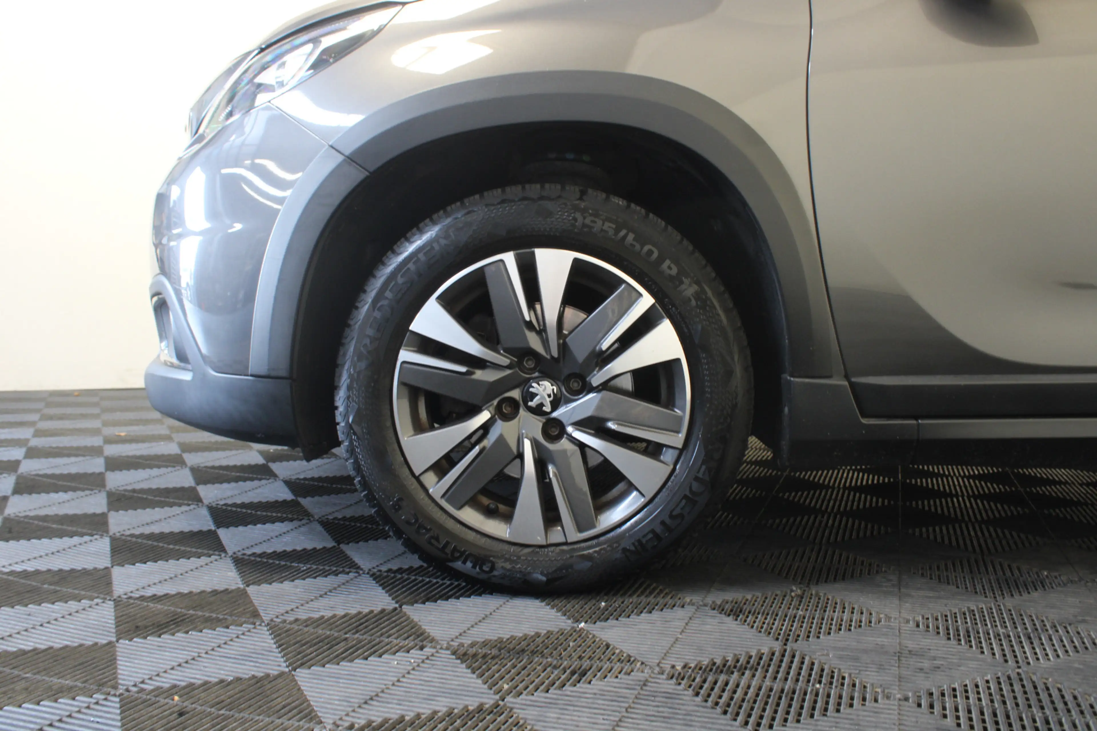 Peugeot 2008 1.2 PureTech Allure |Navi|Camera| — photo 12