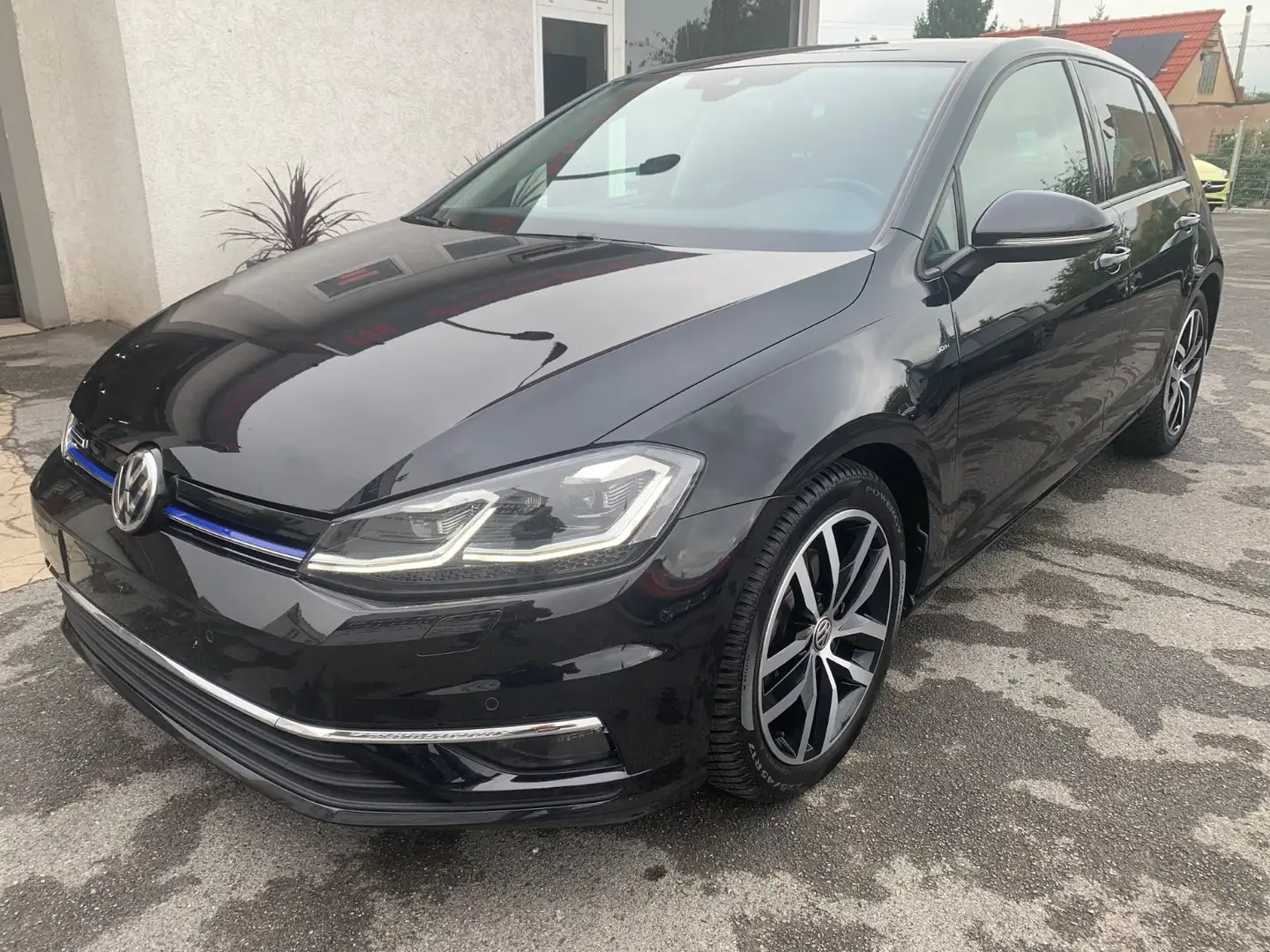 Volkswagen Golf VII Lim. Join BlueMotion Schwarz - 1