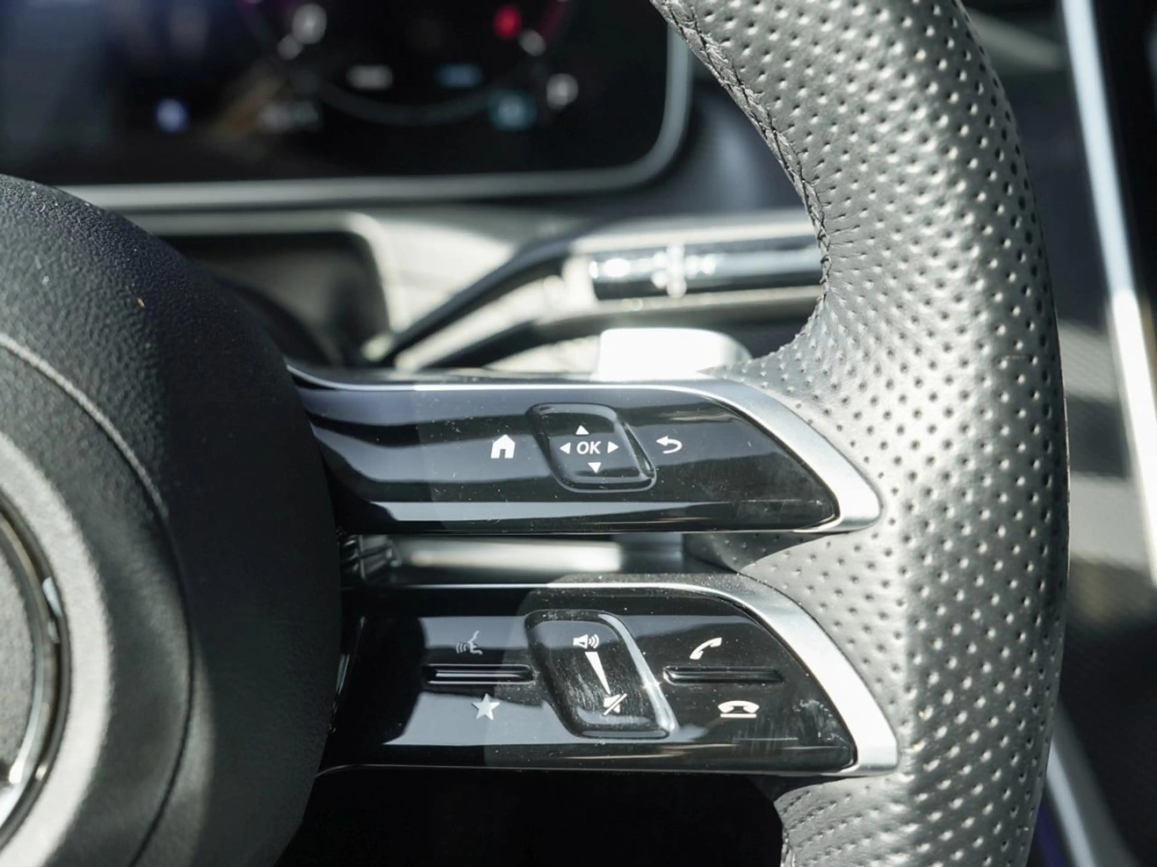 Mercedes-Benz C 220 d AMG MBUX Navi-Prem. Kamera Memory — photo 10