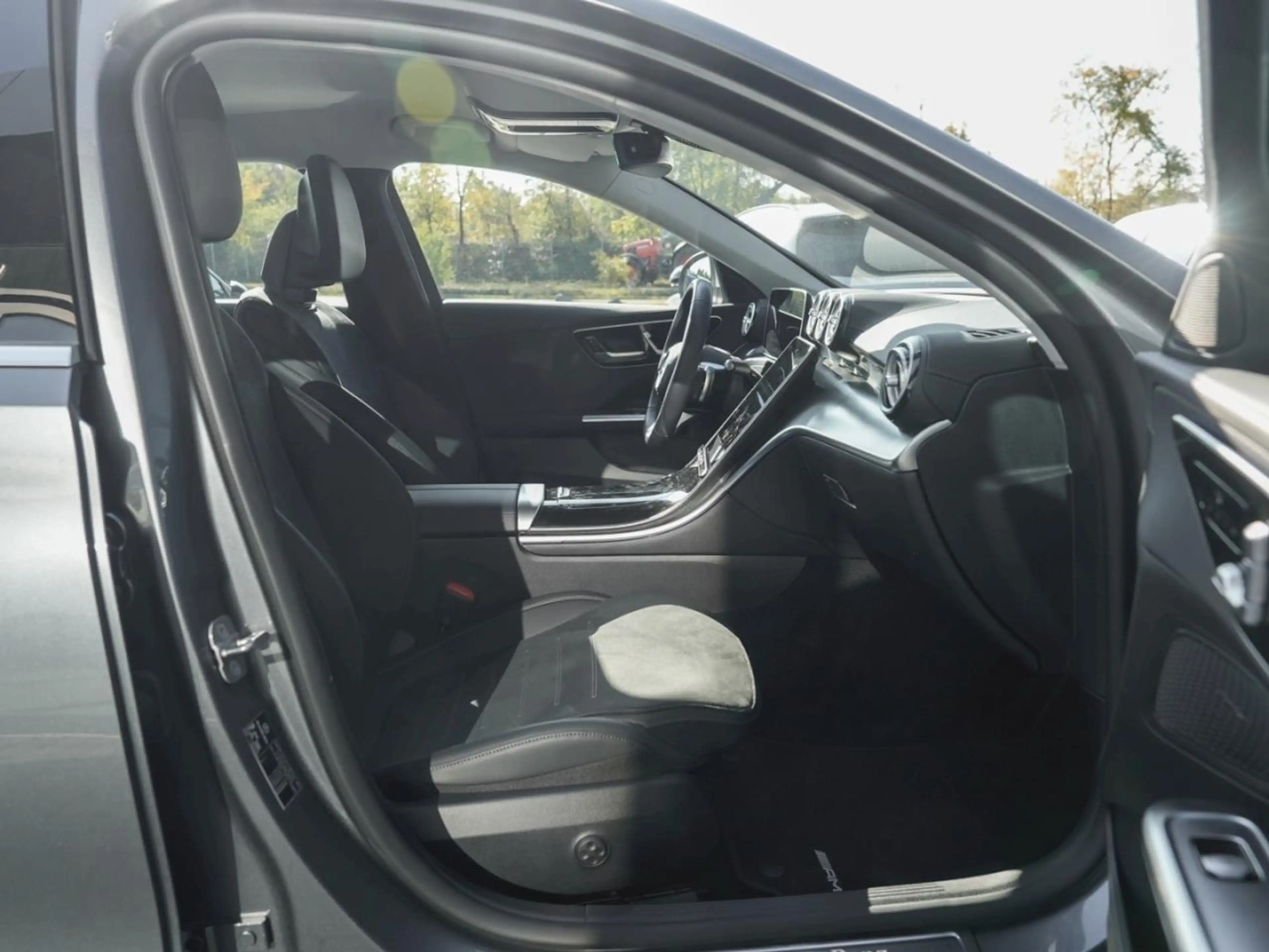 Mercedes-Benz C 220 d AMG MBUX Navi-Prem. Kamera Memory — photo 9
