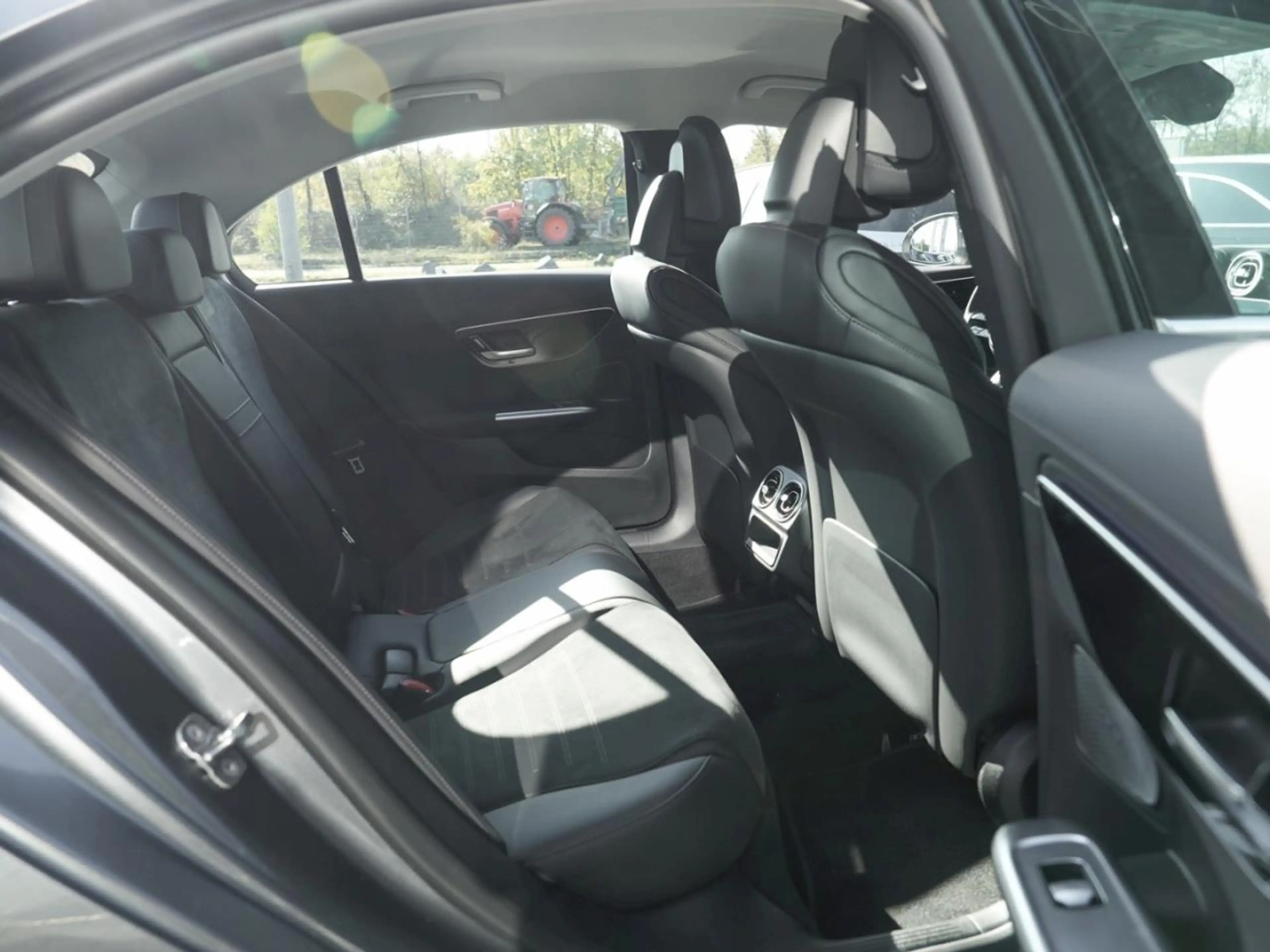 Mercedes-Benz C 220 d AMG MBUX Navi-Prem. Kamera Memory — photo 11