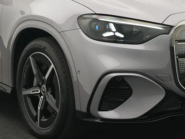Mercedes-Benz GLC view 9