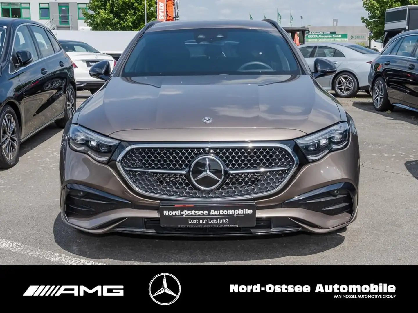 Mercedes-Benz E 220 d T AMG 360° NIGHT AHK BURMESTER MEMORY Brun - 2