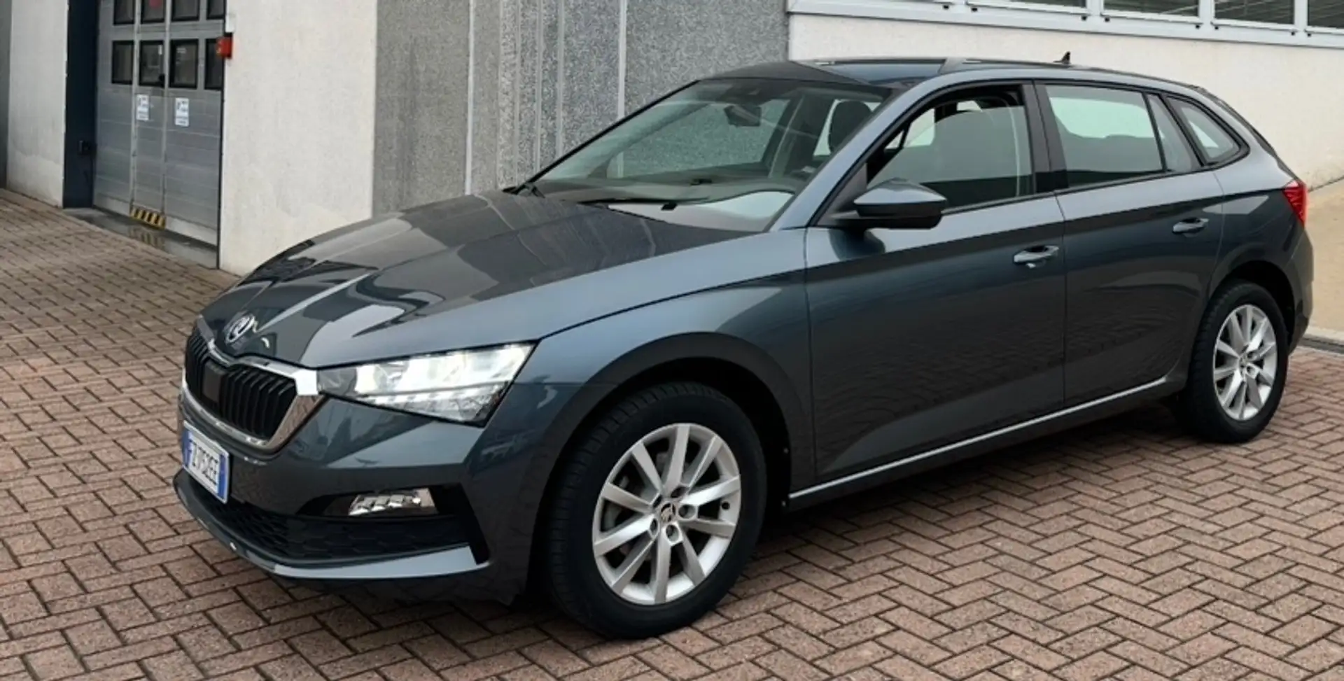 Skoda Scala Scala 2019 1.6 tdi Ambition 115cv dsg Grigio - 2