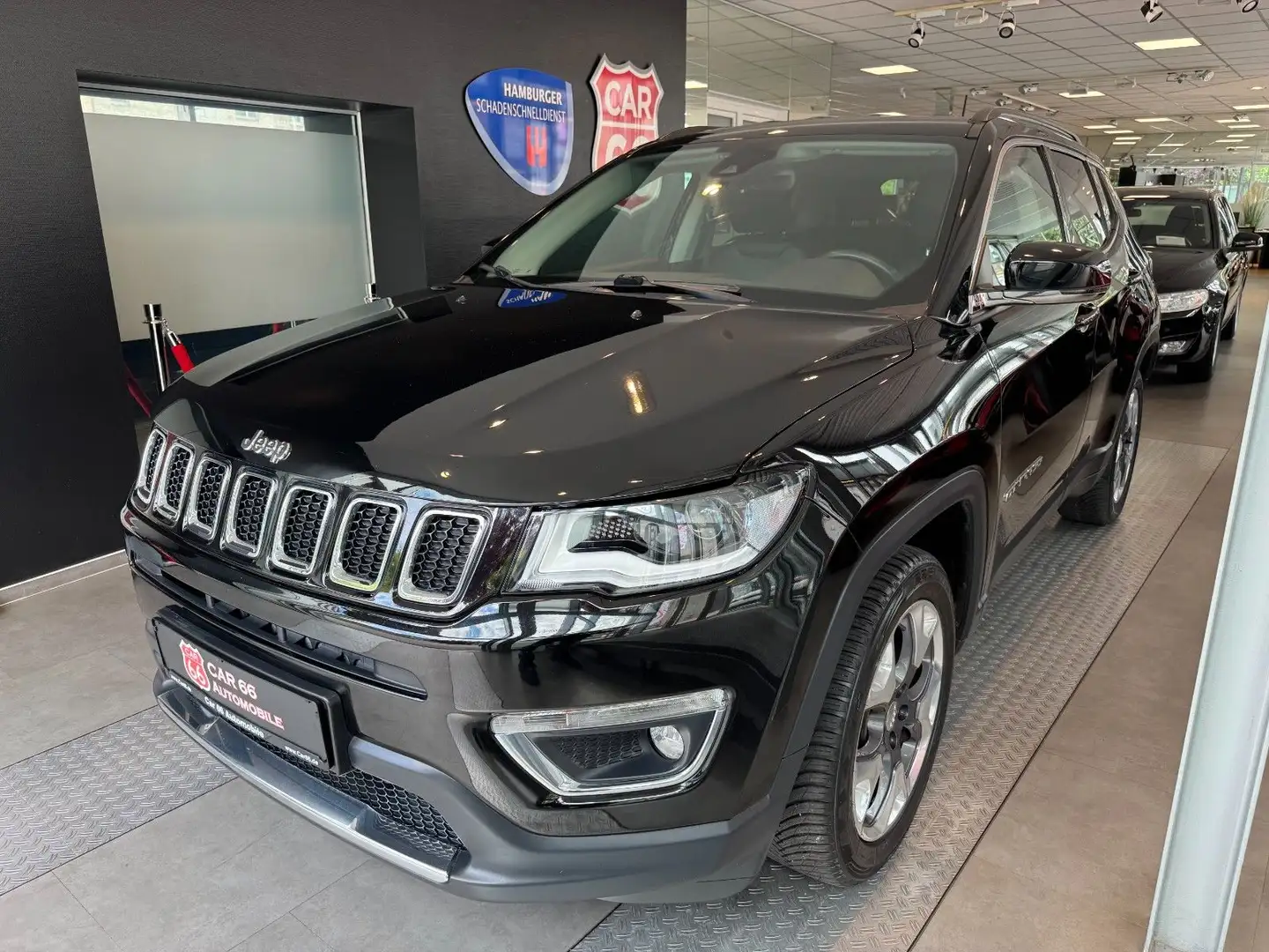 Jeep Compass Limited FWD Schwarz - 1