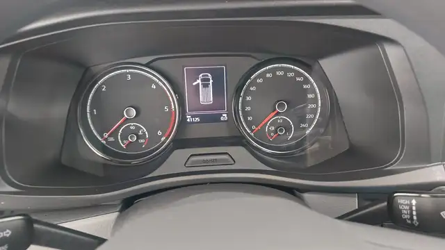 Volkswagen Transporter view 12