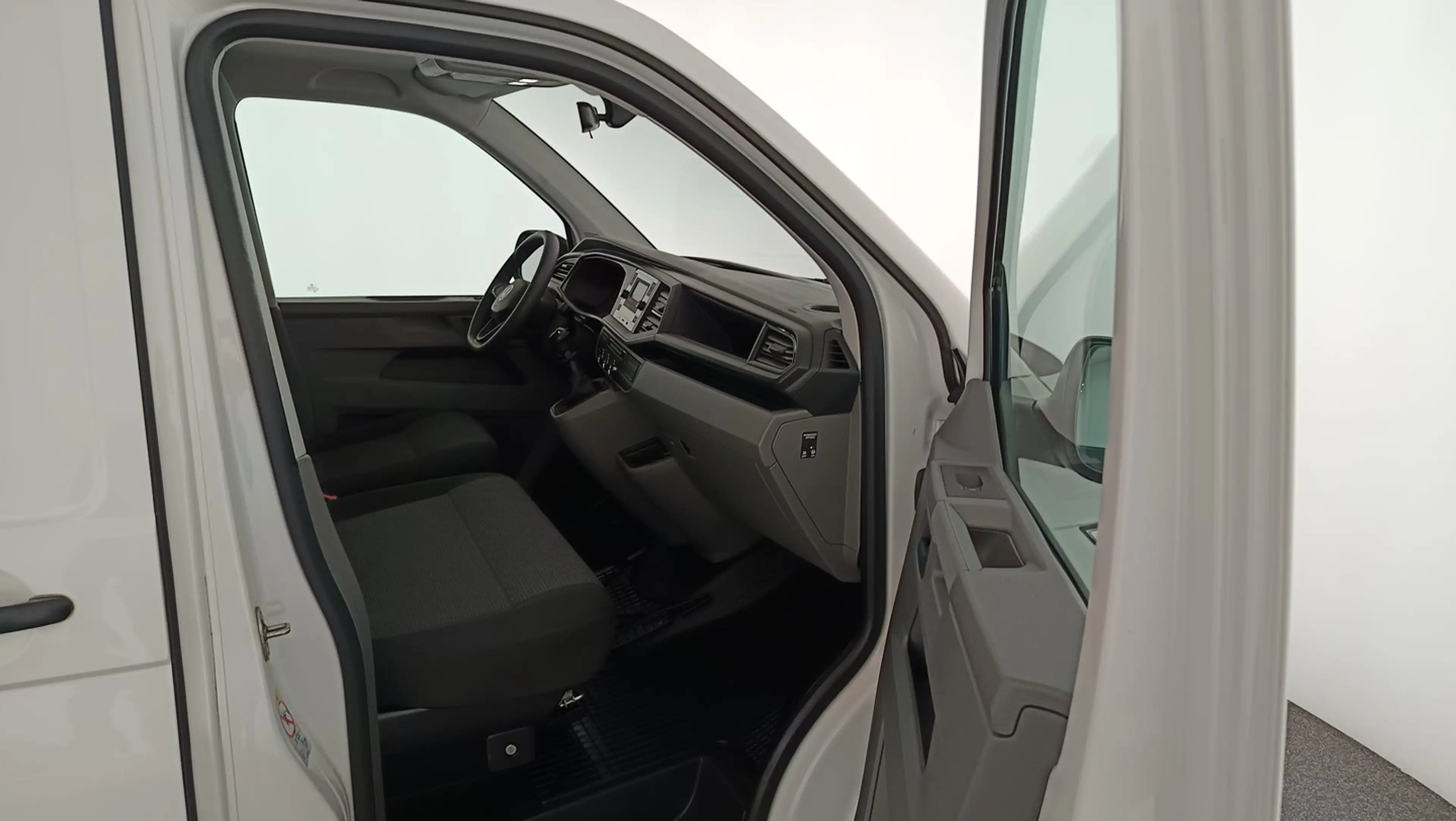 Volkswagen T6.1 Transporter VW Transporter T6.1 Kastenwagen TDI — photo 9
