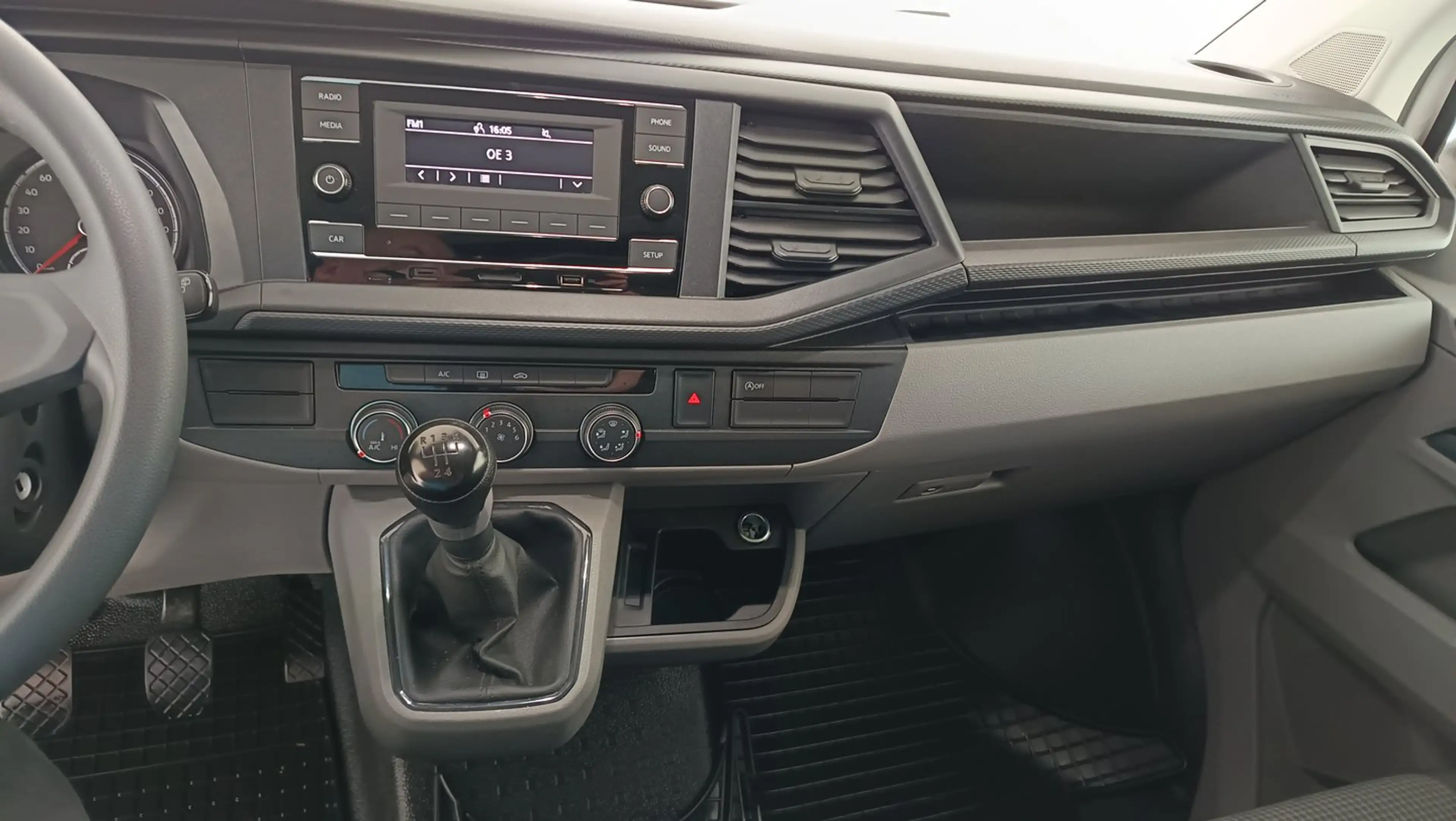 Volkswagen T6.1 Transporter VW Transporter T6.1 Kastenwagen TDI — photo 14
