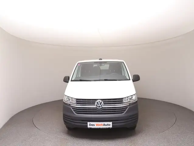 Volkswagen Transporter view 3