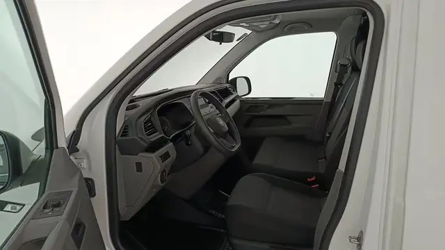 Volkswagen Transporter view 8