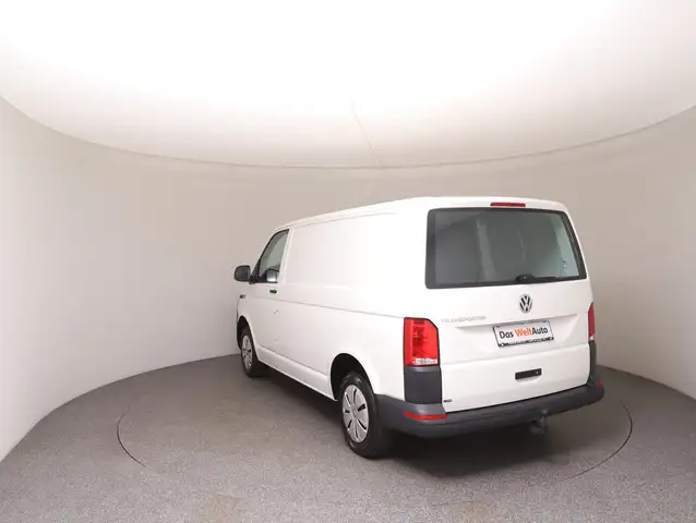 Volkswagen Transporter view 5