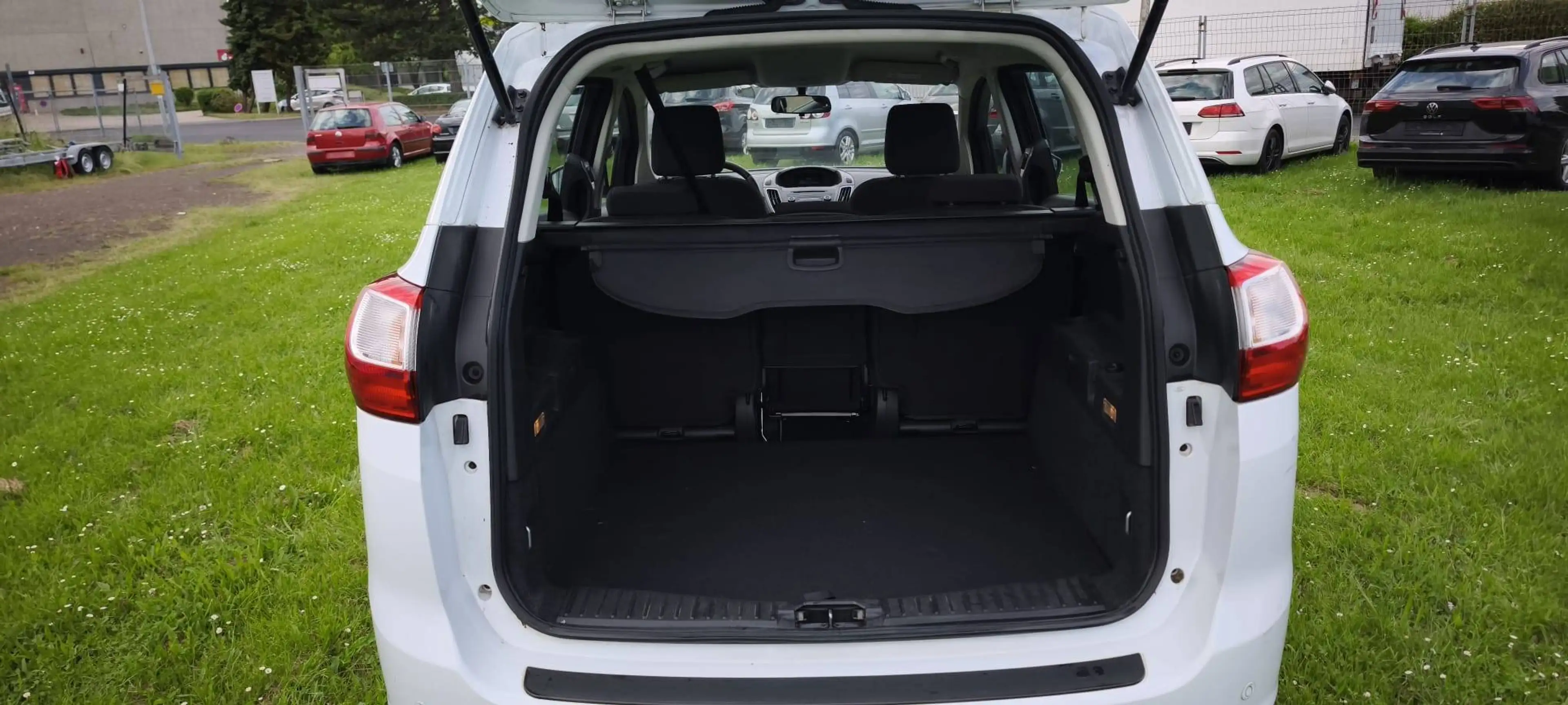 Ford Grand C-Max Trend Winterpaket 1 Hand Scheckheft lückenlos! Zahnriemen/WP/Service NEU! — photo 14