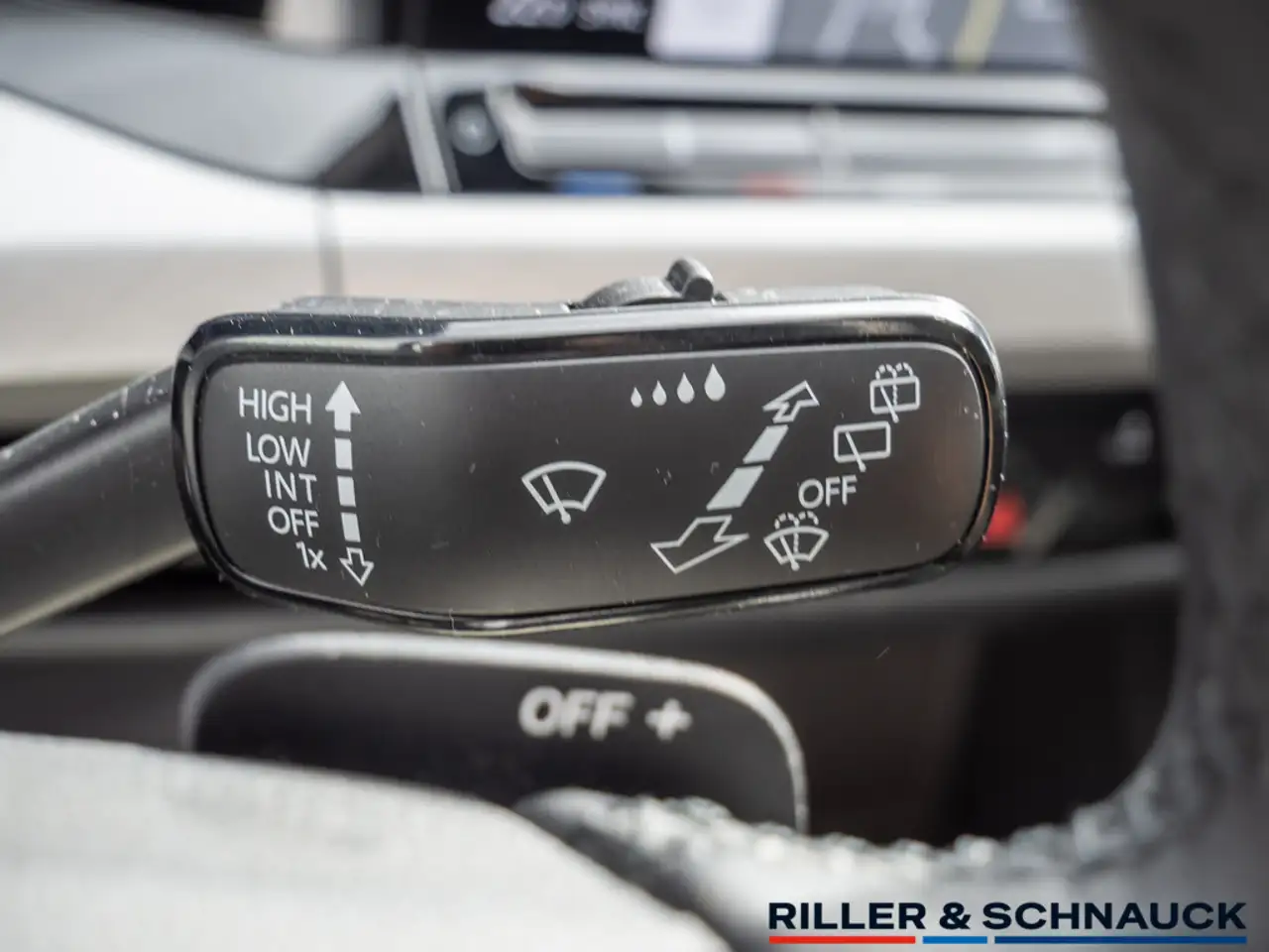 Volkswagen Golf VIII 1.0 eTSI Life LED+ACC+NAVI+KAM+SHZ+, миниатюра 17