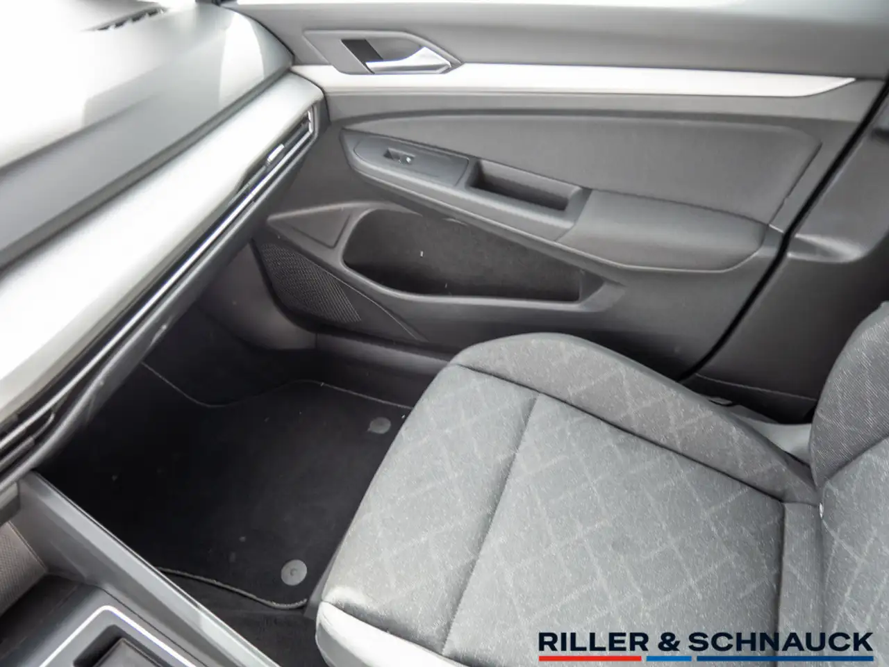 Volkswagen Golf VIII 1.0 eTSI Life LED+ACC+NAVI+KAM+SHZ+, миниатюра 15