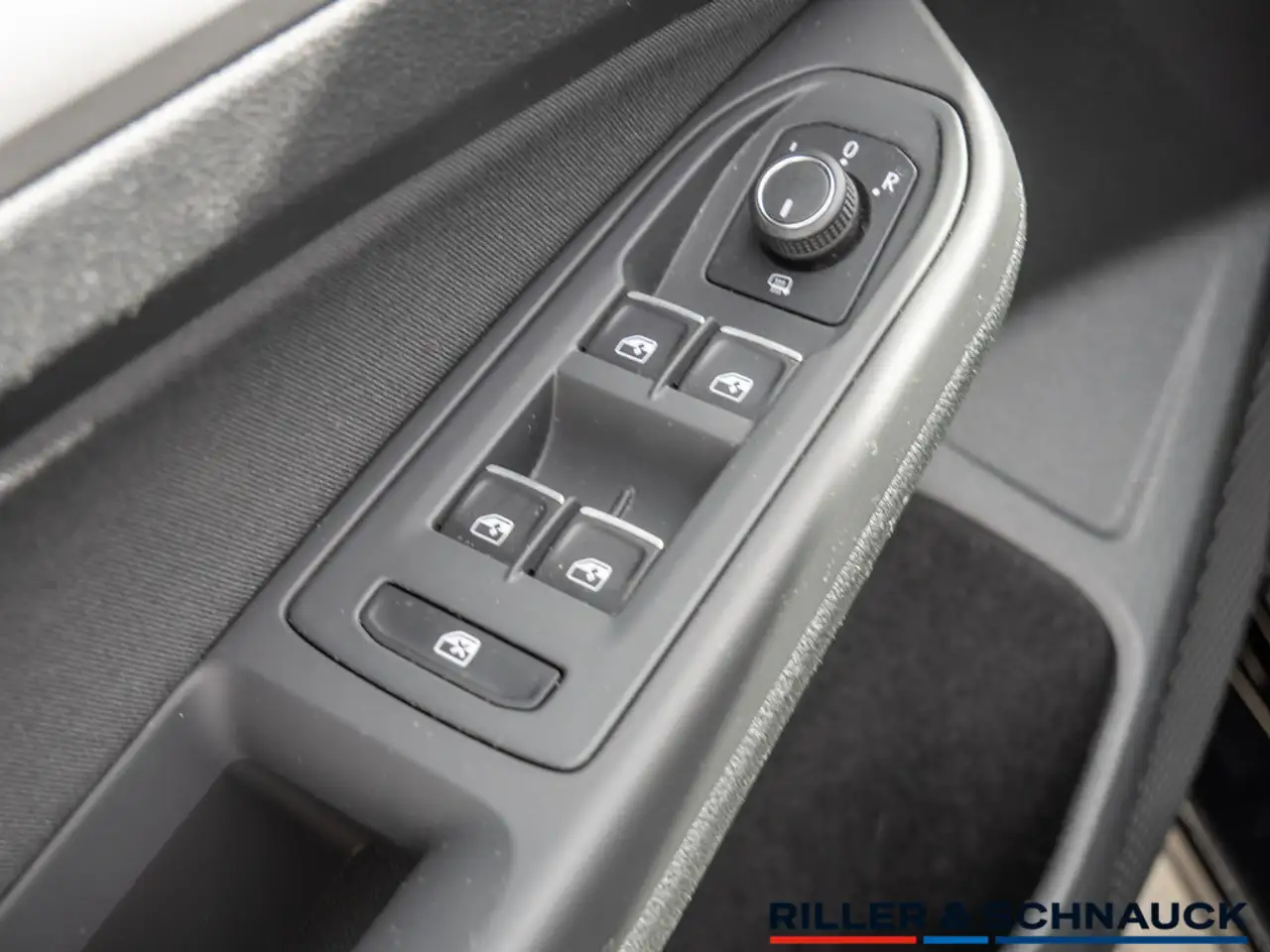 Volkswagen Golf VIII 1.0 eTSI Life LED+ACC+NAVI+KAM+SHZ+, миниатюра 19